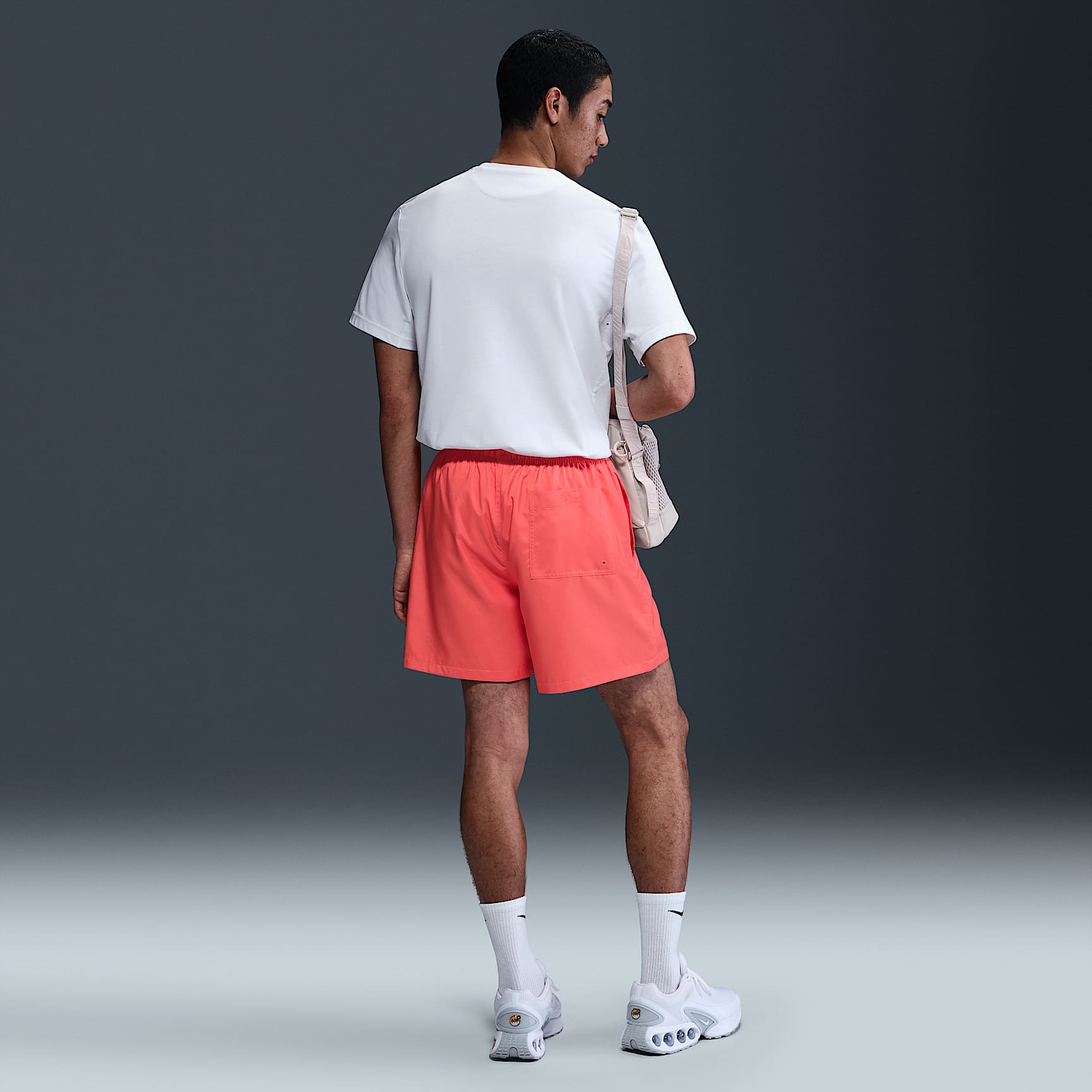 Nike Club Men's Woven Flow Shorts