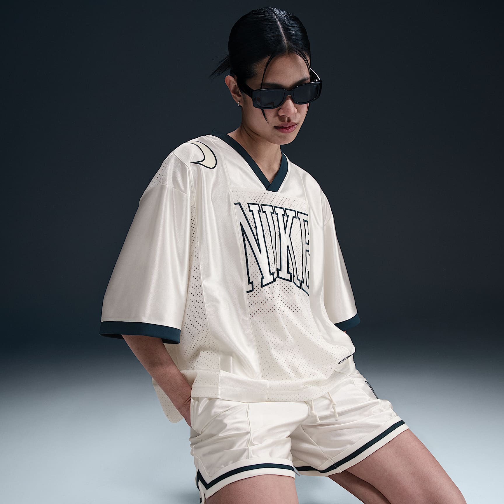 Nike Sportswear Street Women's Oversized Short-Sleeve Graphic Jersey