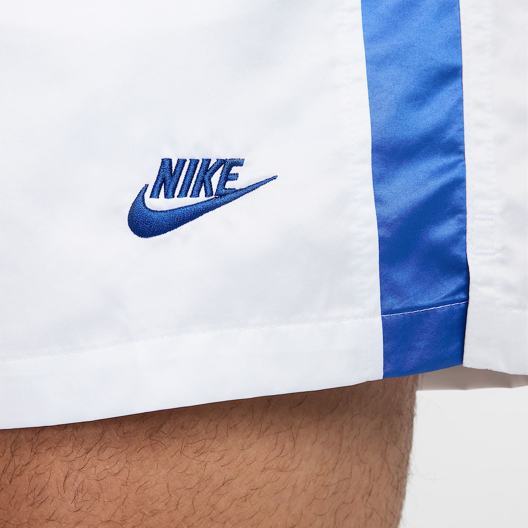 Nike Sportswear Club Men's Flow Football Shorts