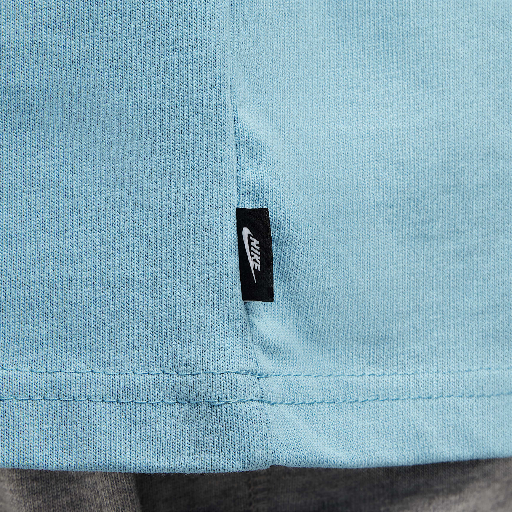 Nike Sportswear Premium Essentials Men's Long-Sleeve Pocket T-Shirt