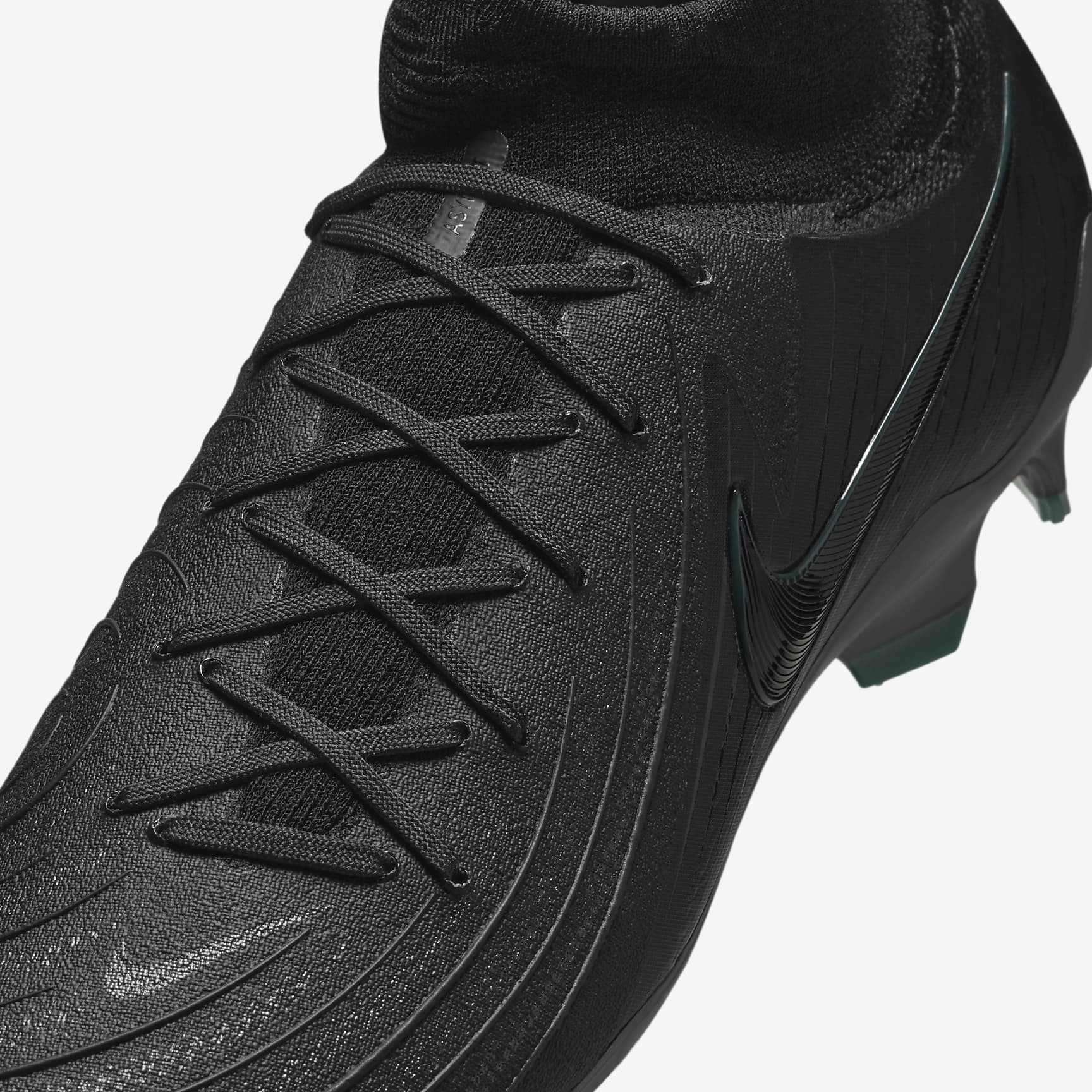 Nike Phantom Luna 2 Pro FG High-Top Soccer Cleats