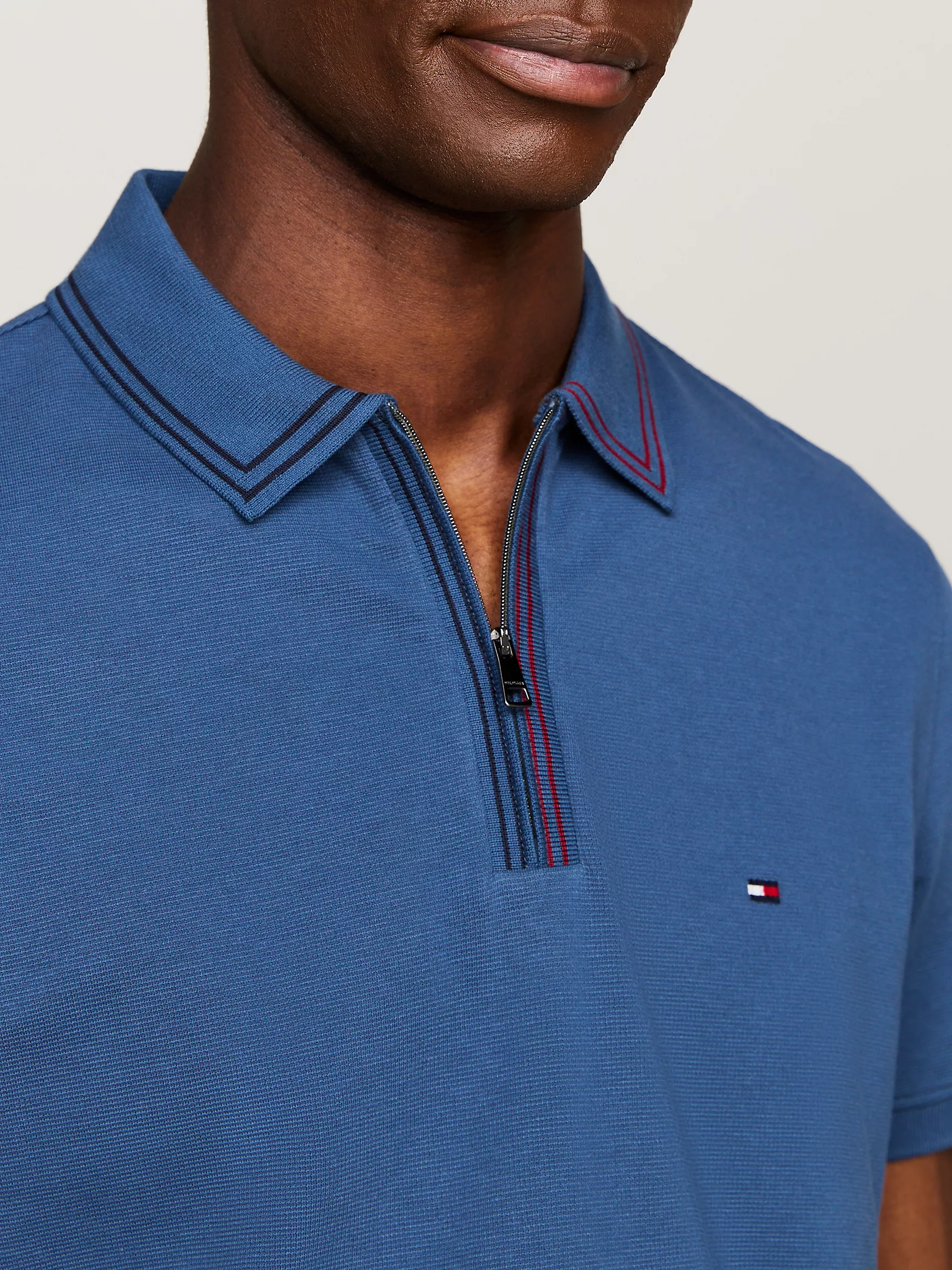 Мужское поло Tommy Hilfiger, Поло стандартного кроя с молнией и контрастной отделкой
