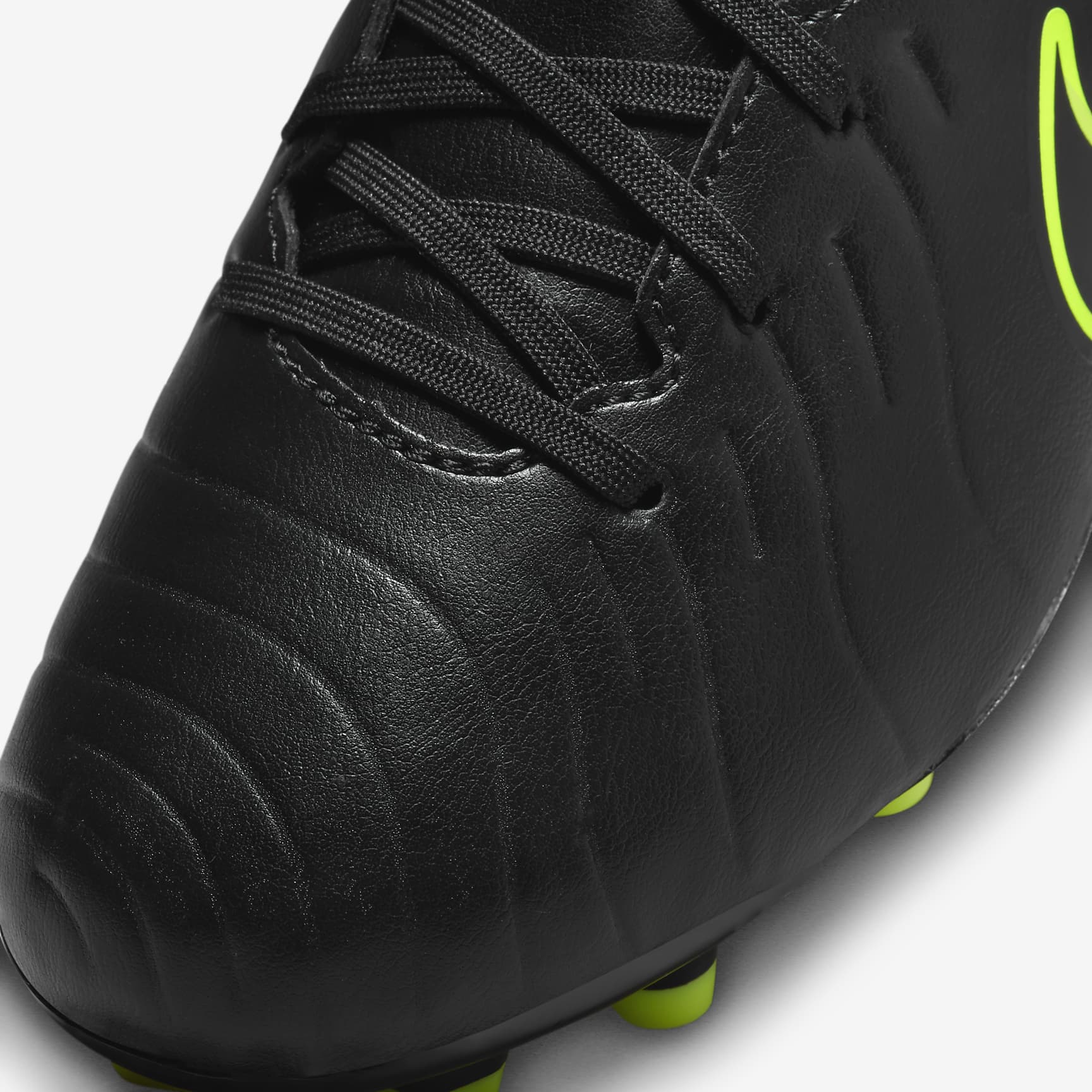 Nike Jr. Tiempo Legend 10 Club Little/Big Kids' Multi-Ground Low-Top Soccer Cleats