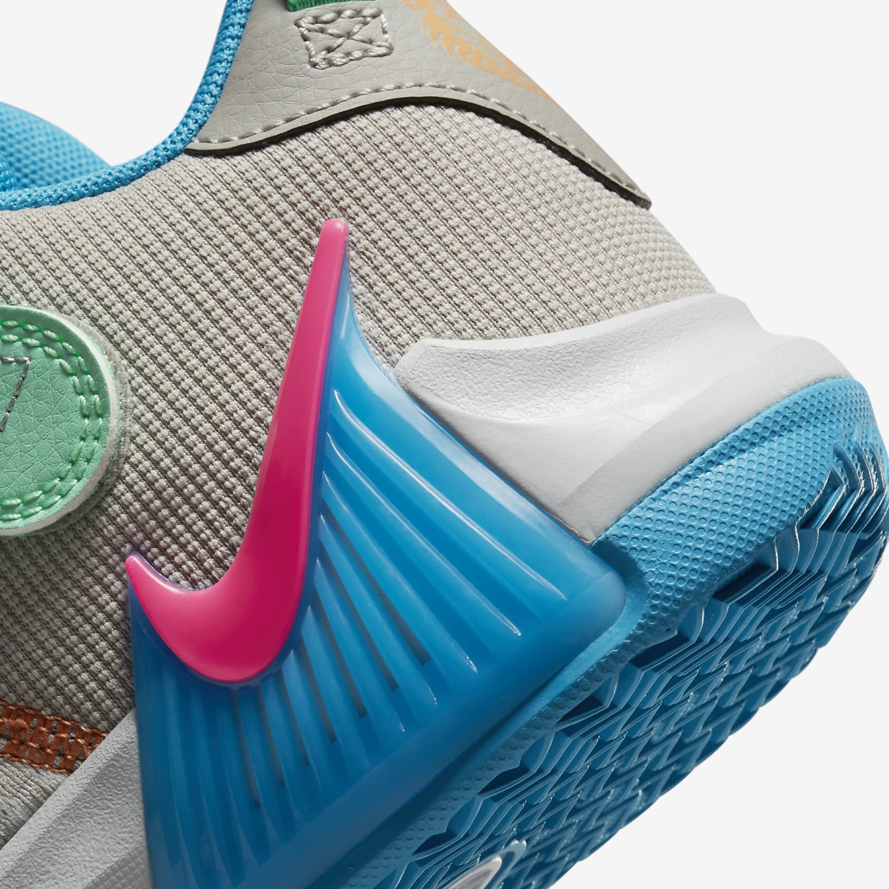 LeBron Witness 7 Little Kids' Shoes