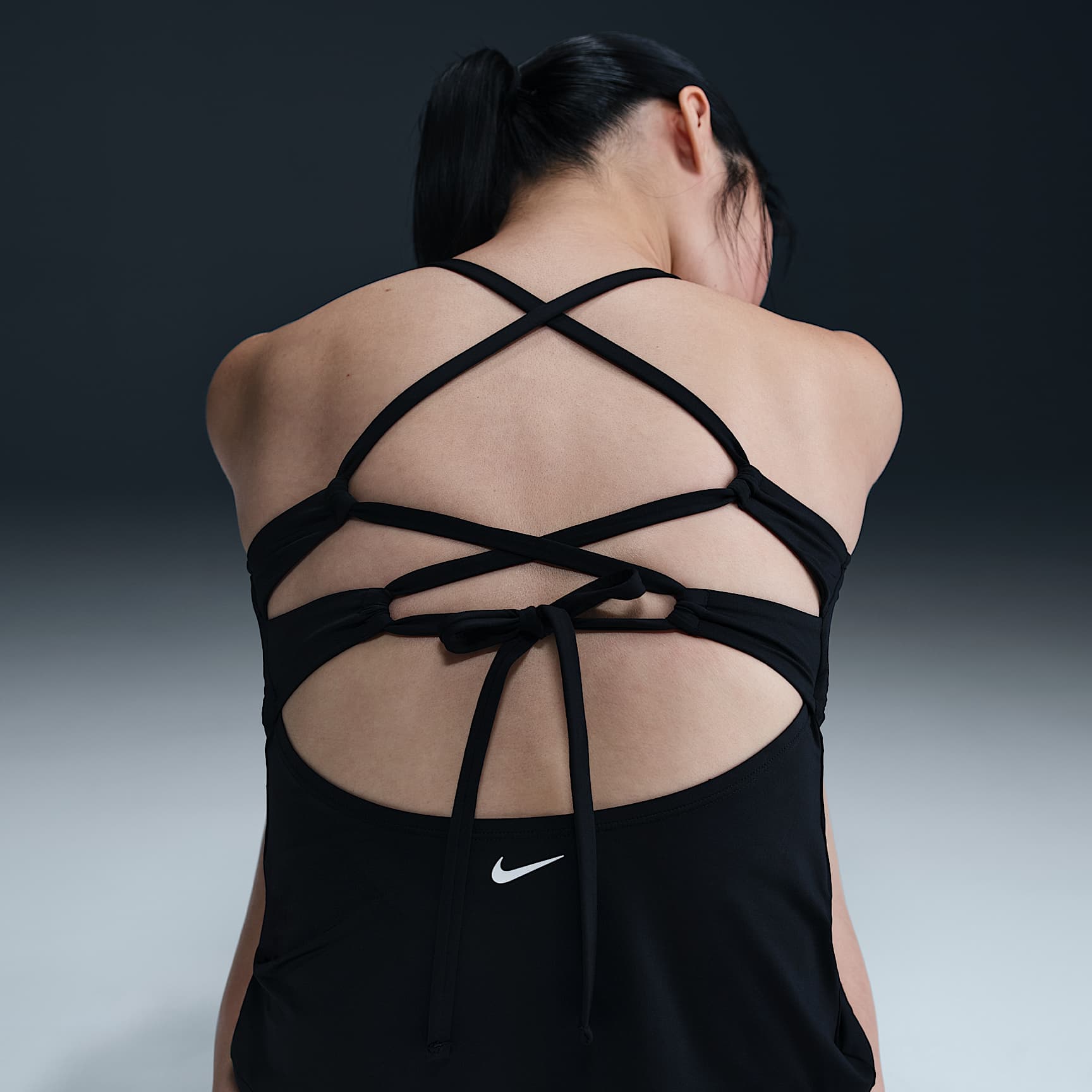 Nike Swim Essential Women's Lace-Up High-Neck Tankini