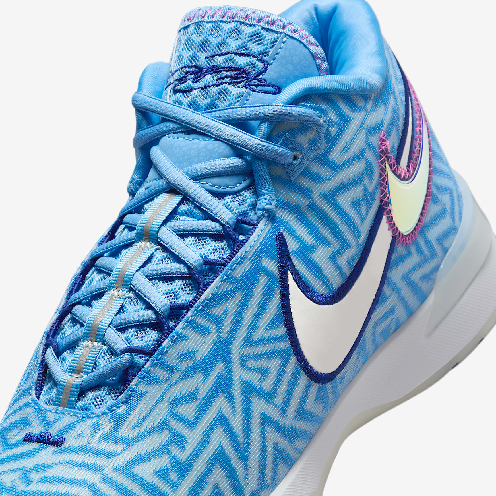 LeBron NXXT Genisus Basketball Shoes
