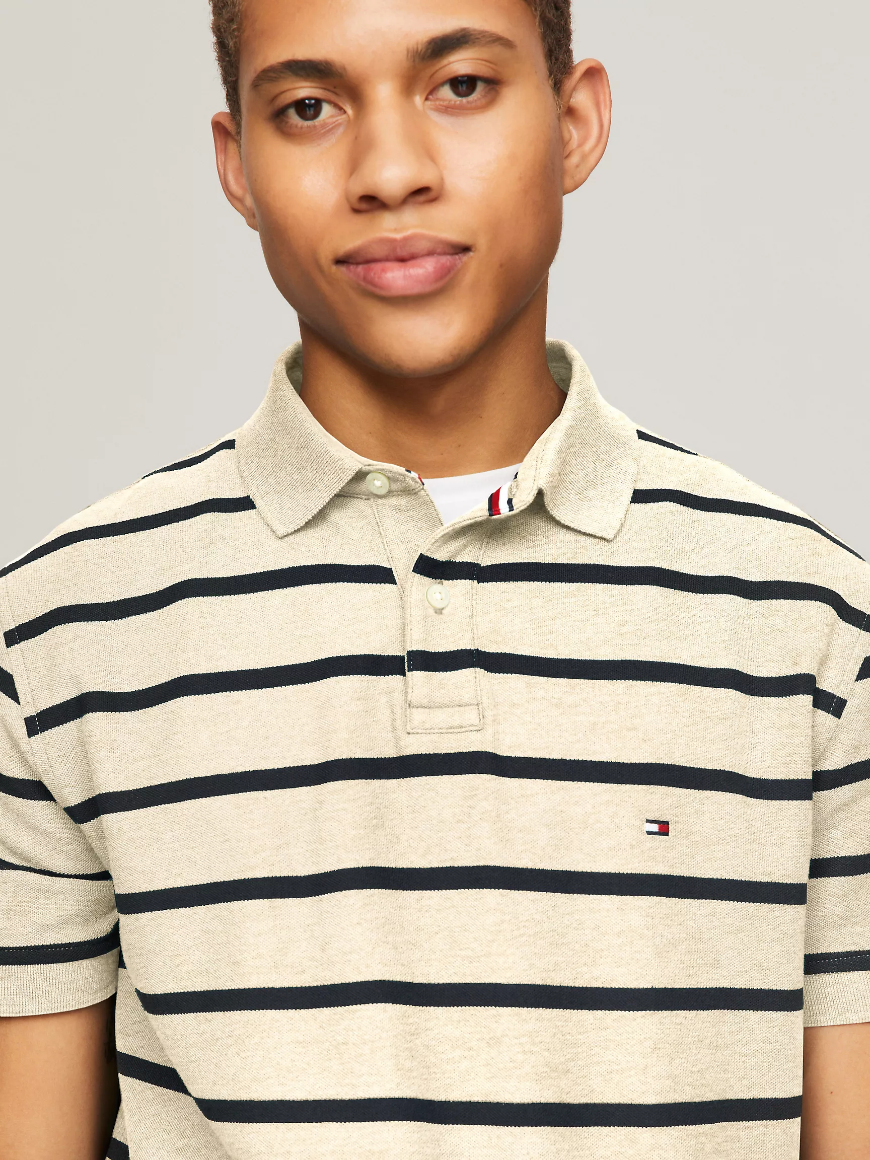 Мужское поло Tommy Hilfiger, Полосатое влагоотводящее поло стандартного кроя
