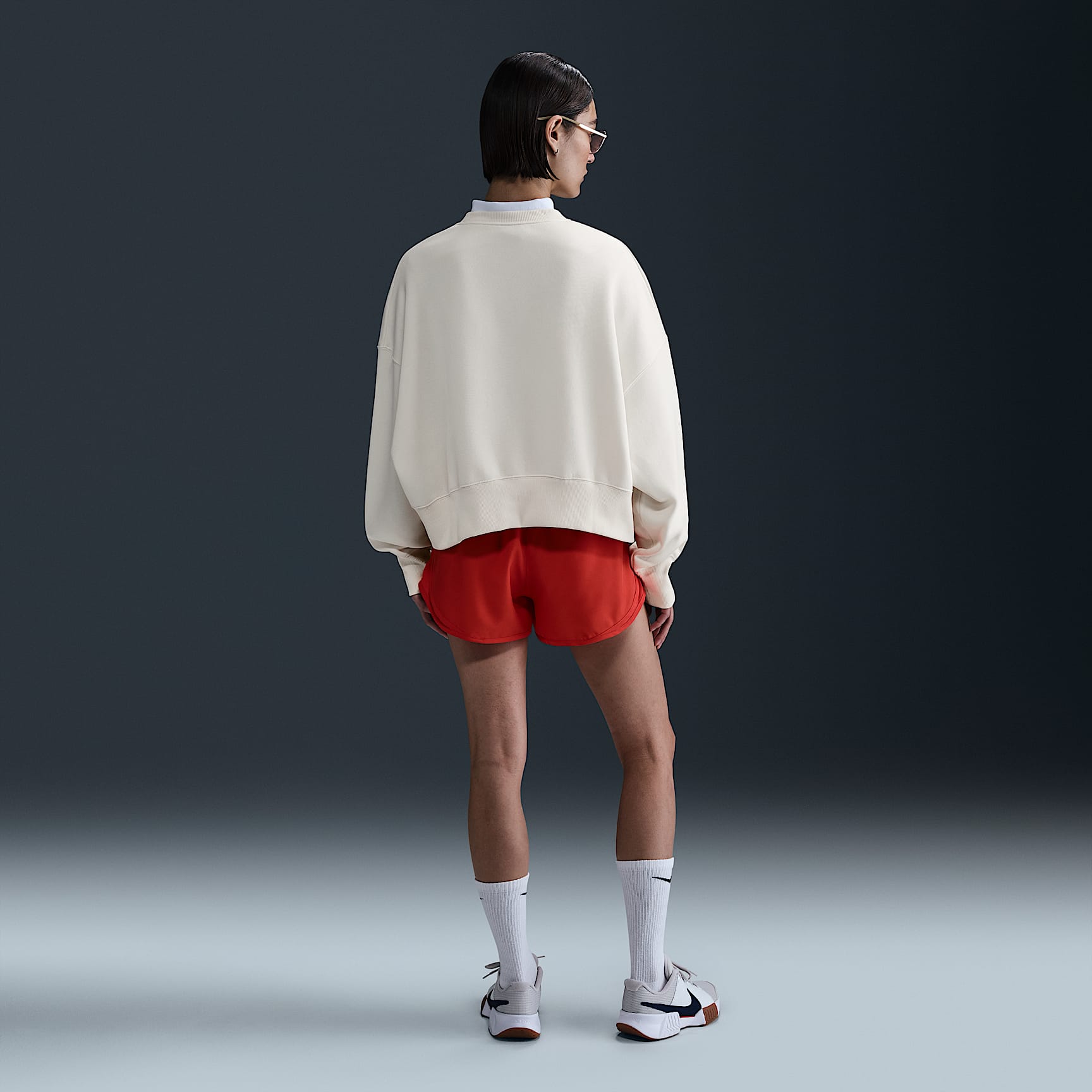 NikeCourt Phoenix Fleece Women's Over-Oversized Crew-Neck Tennis Sweatshirt