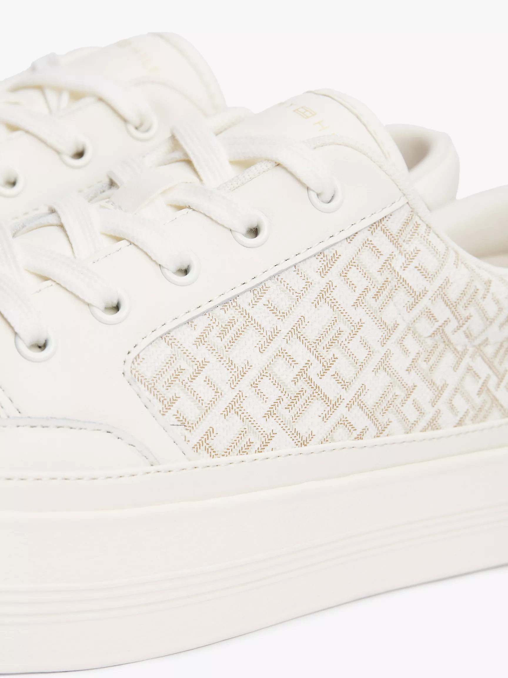 Женские кроссовки Tommy Hilfiger, Кожаные кеды на платформе с монограммным узором