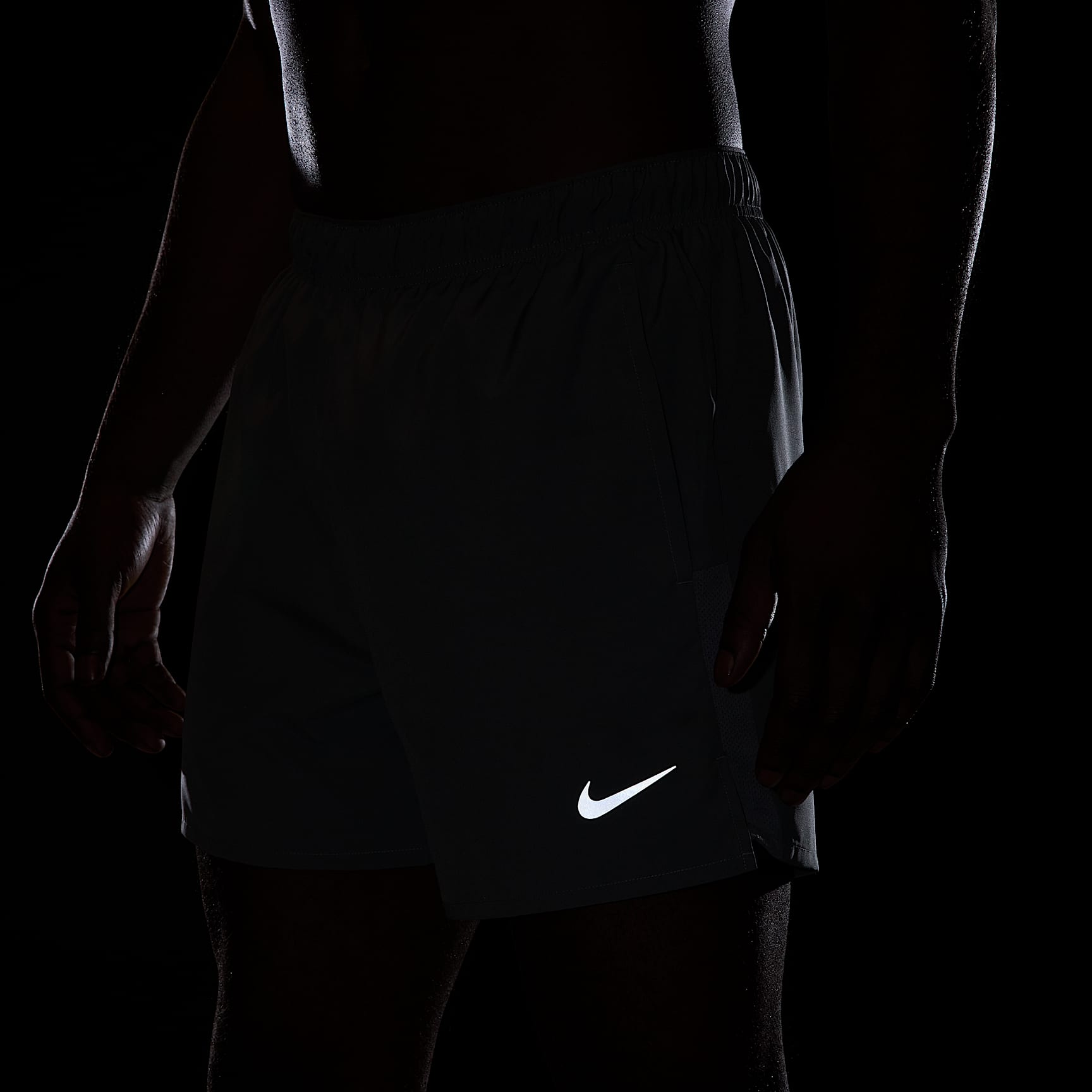 Nike Challenger Men's Dri-FIT 5" 2-in-1 Versatile Shorts