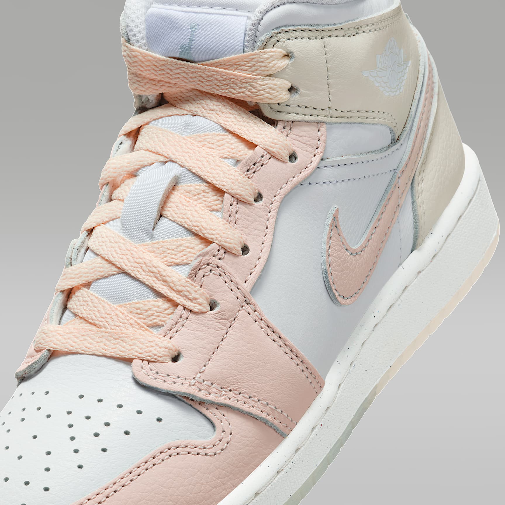 Air Jordan 1 Mid SE Big Kids' Shoes