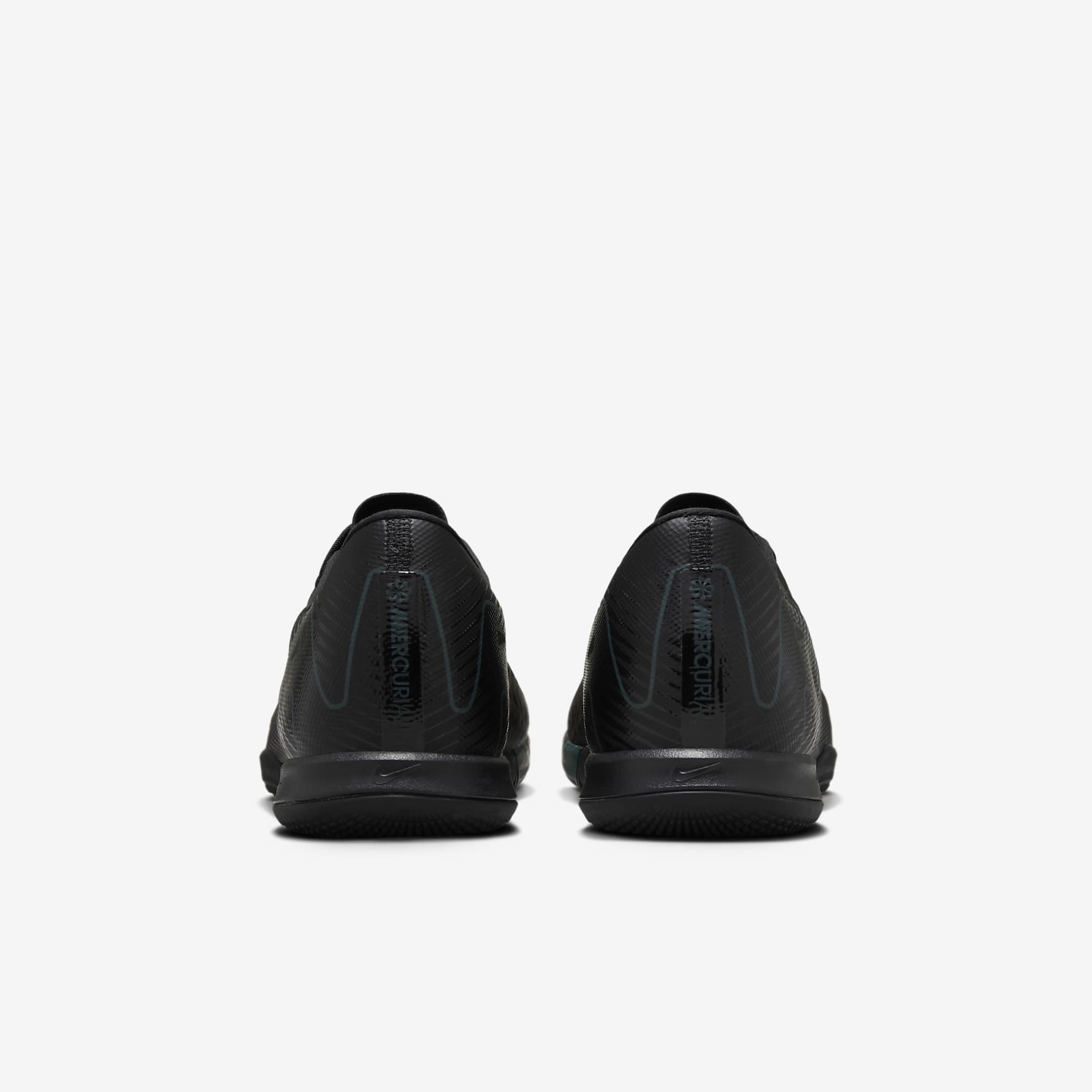 Nike Mercurial Vapor 16 Academy IC Low-Top Soccer Shoes