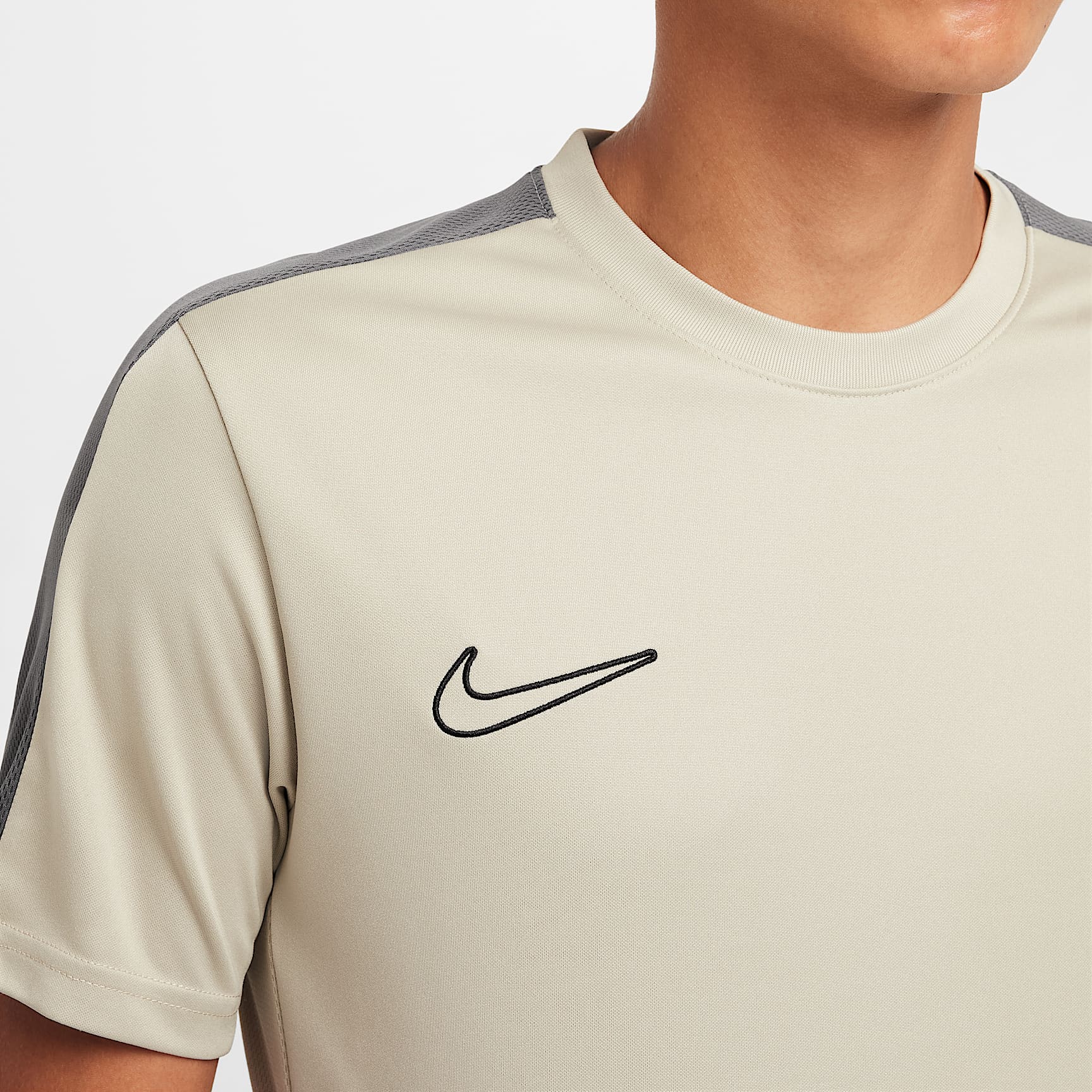 Nike Academy Men's Dri-FIT Short-Sleeve Soccer Top