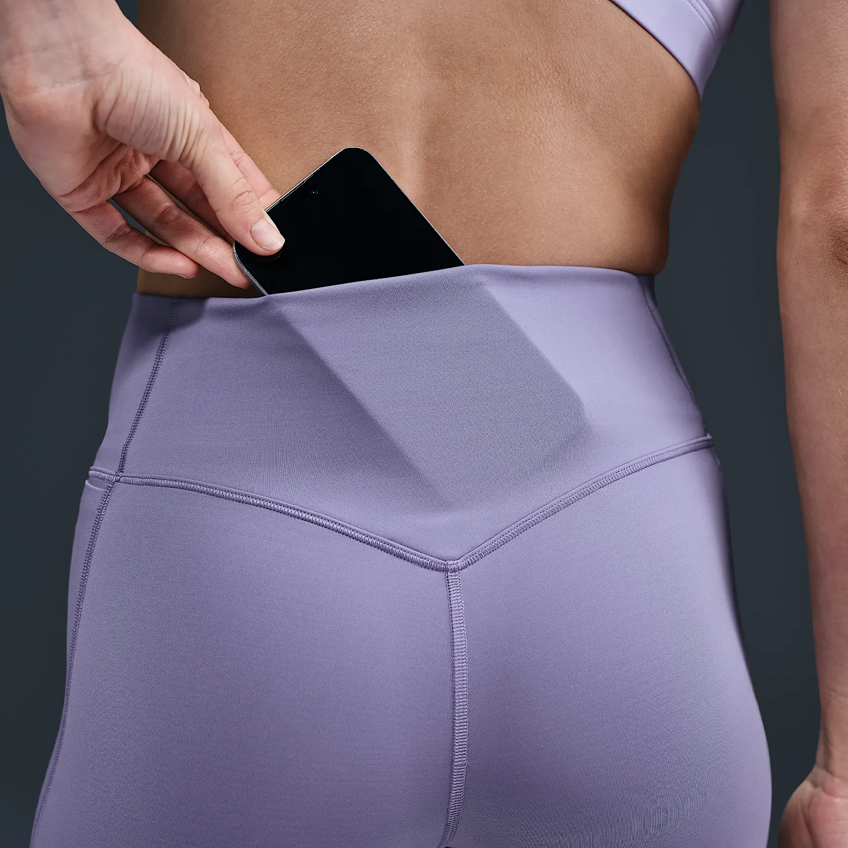 Nike Universa Women's Medium-Support High-Waisted 7/8 Leggings with Pockets