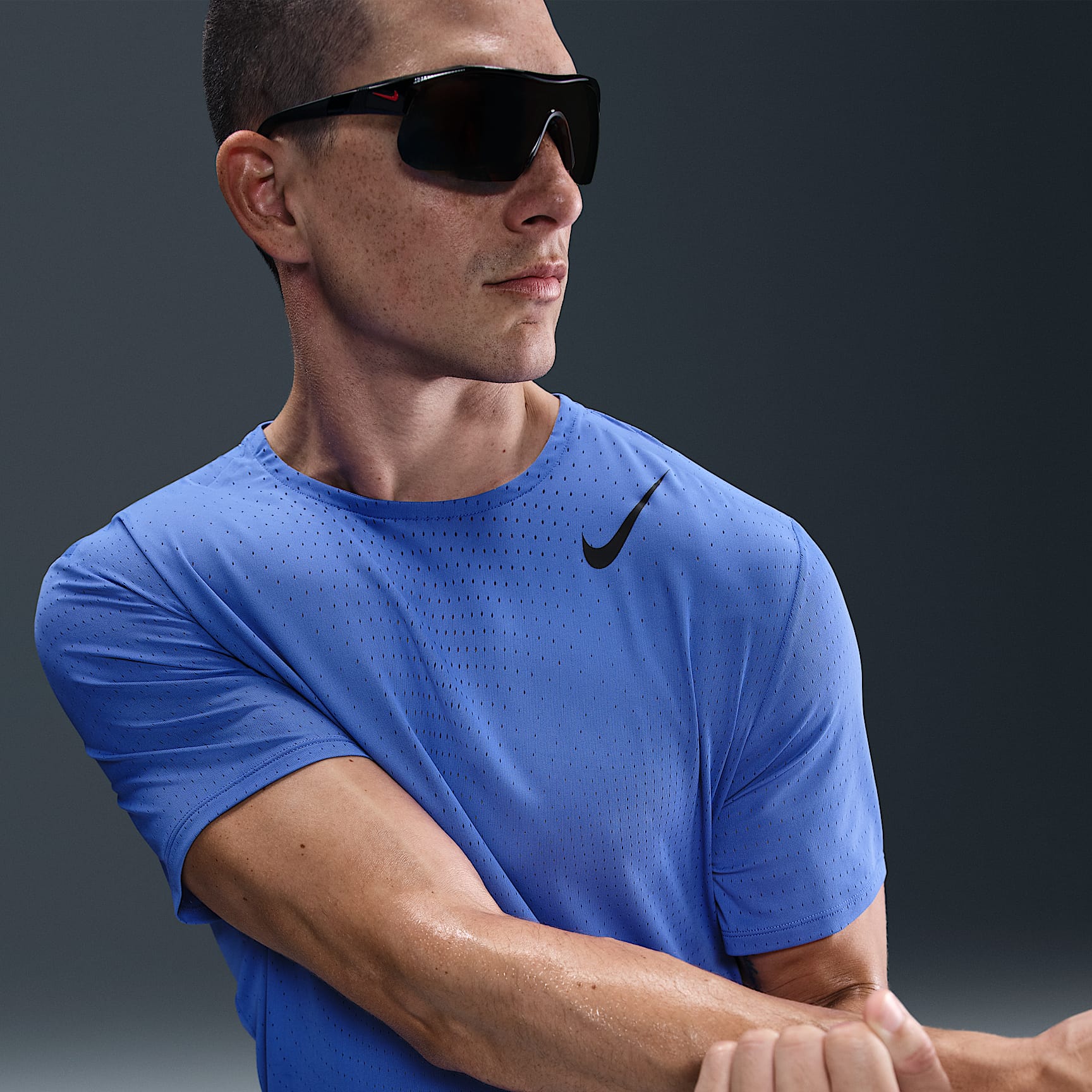 Nike AeroSwift Men's Dri-FIT ADV Short-Sleeve Running Top