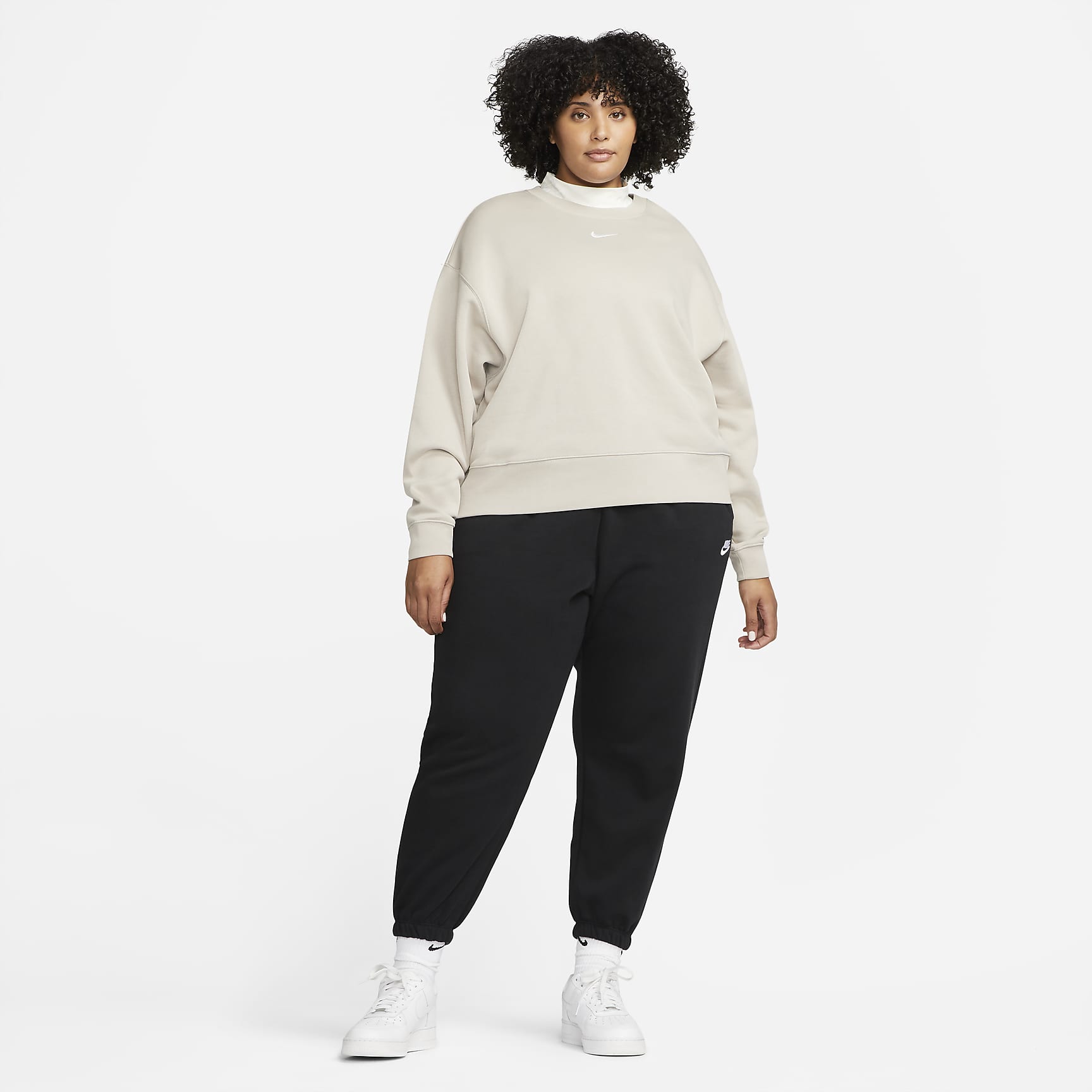 Nike Sportswear Club Fleece Women's Mid-Rise Oversized Sweatpants (Plus Size)