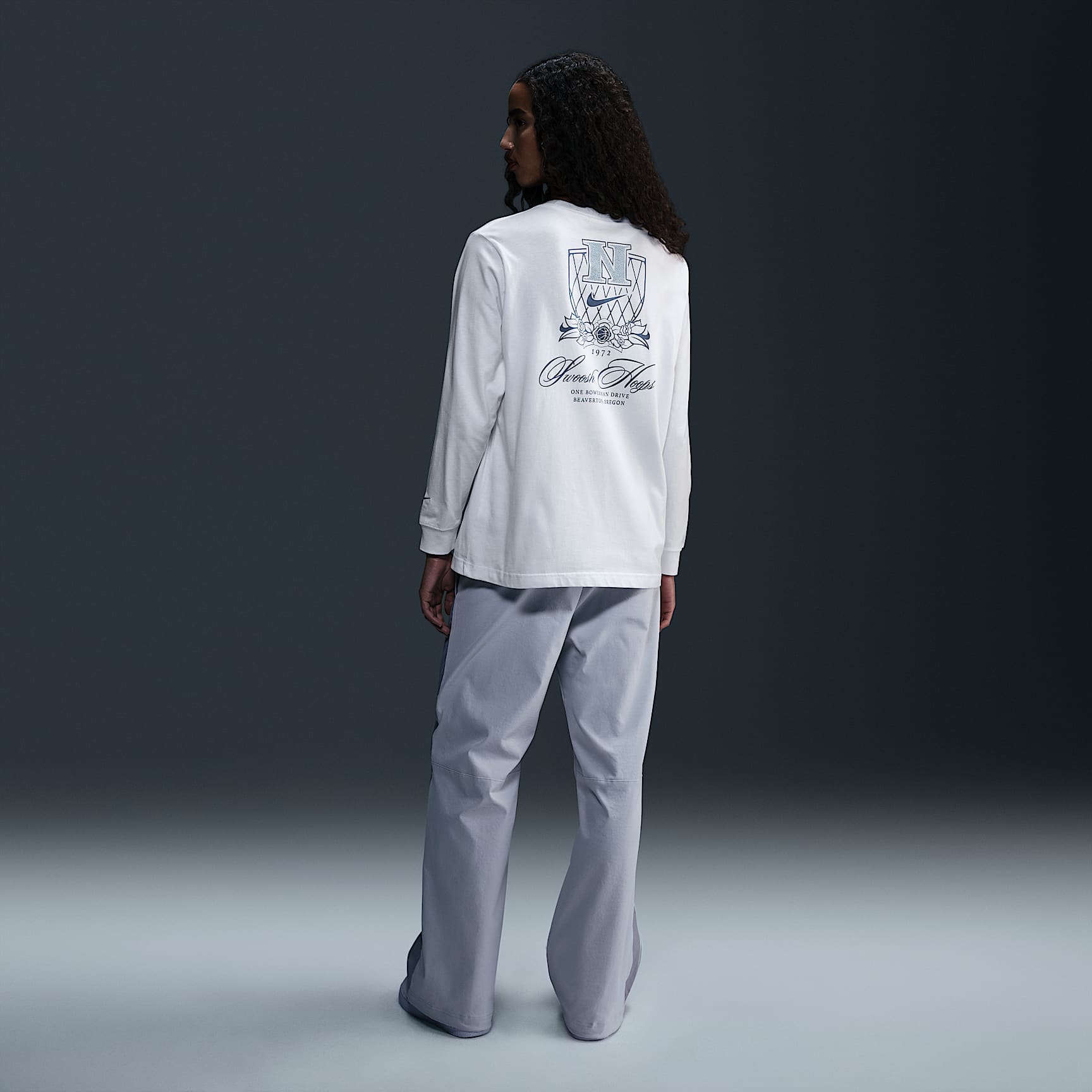 Nike Women's Long-Sleeve Graphic Basketball T-Shirt