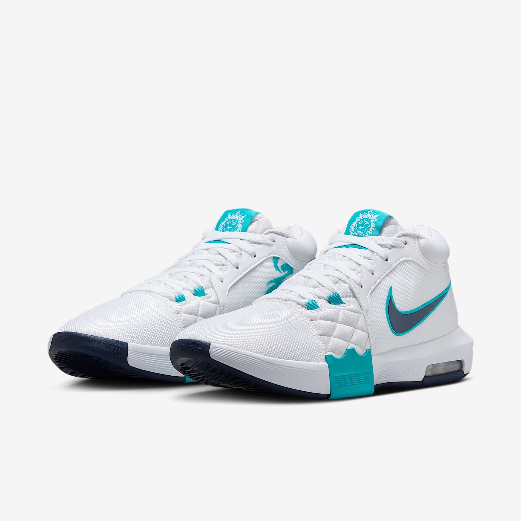 LeBron Witness VIII Basketball Shoes