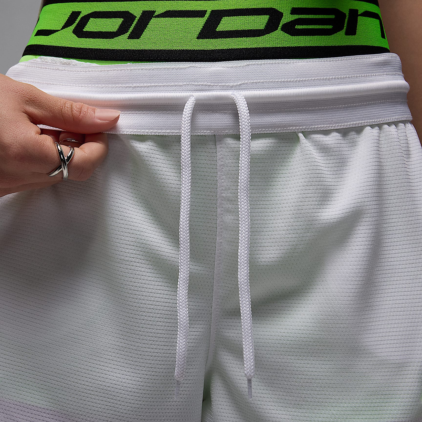Jordan Sport Women's 4" Diamond Shorts