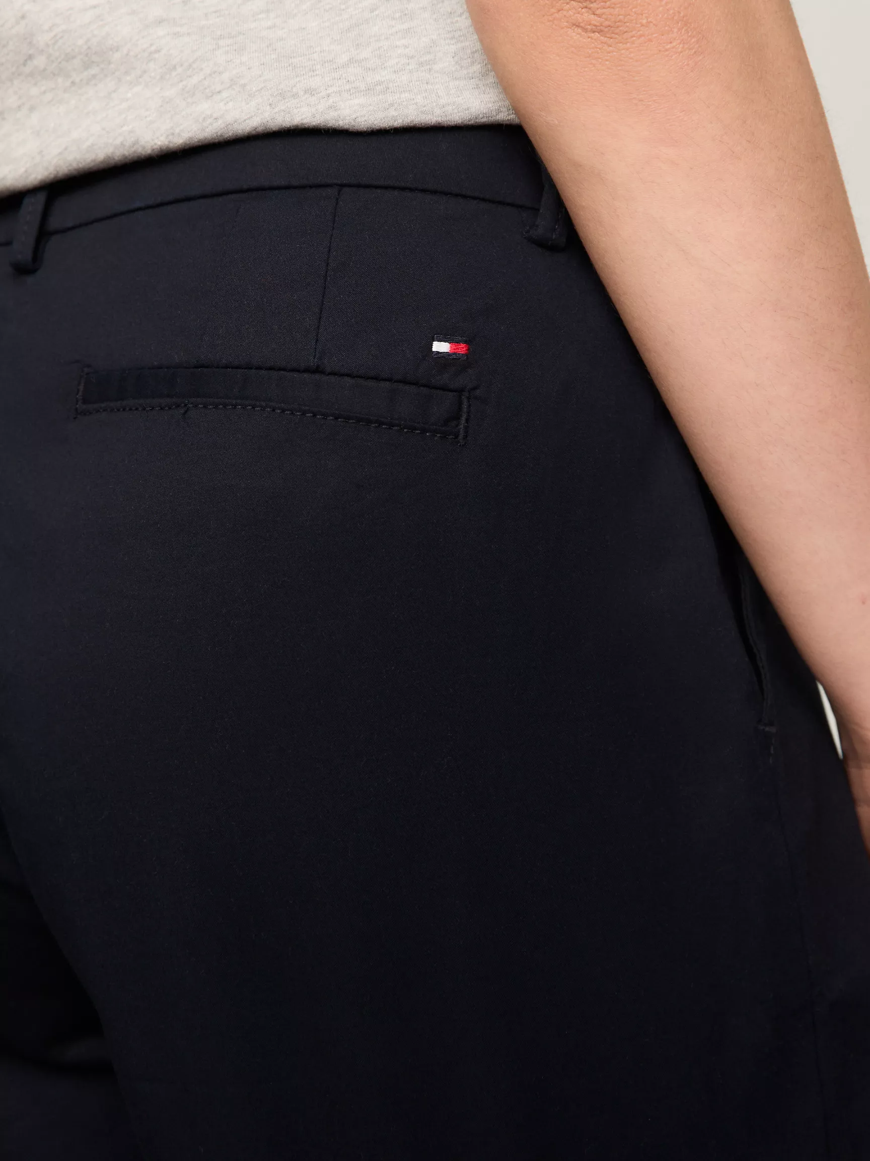 Женские шорты Tommy Hilfiger, Эластичные хлопковые чиносы-шорты (7 дюймов)