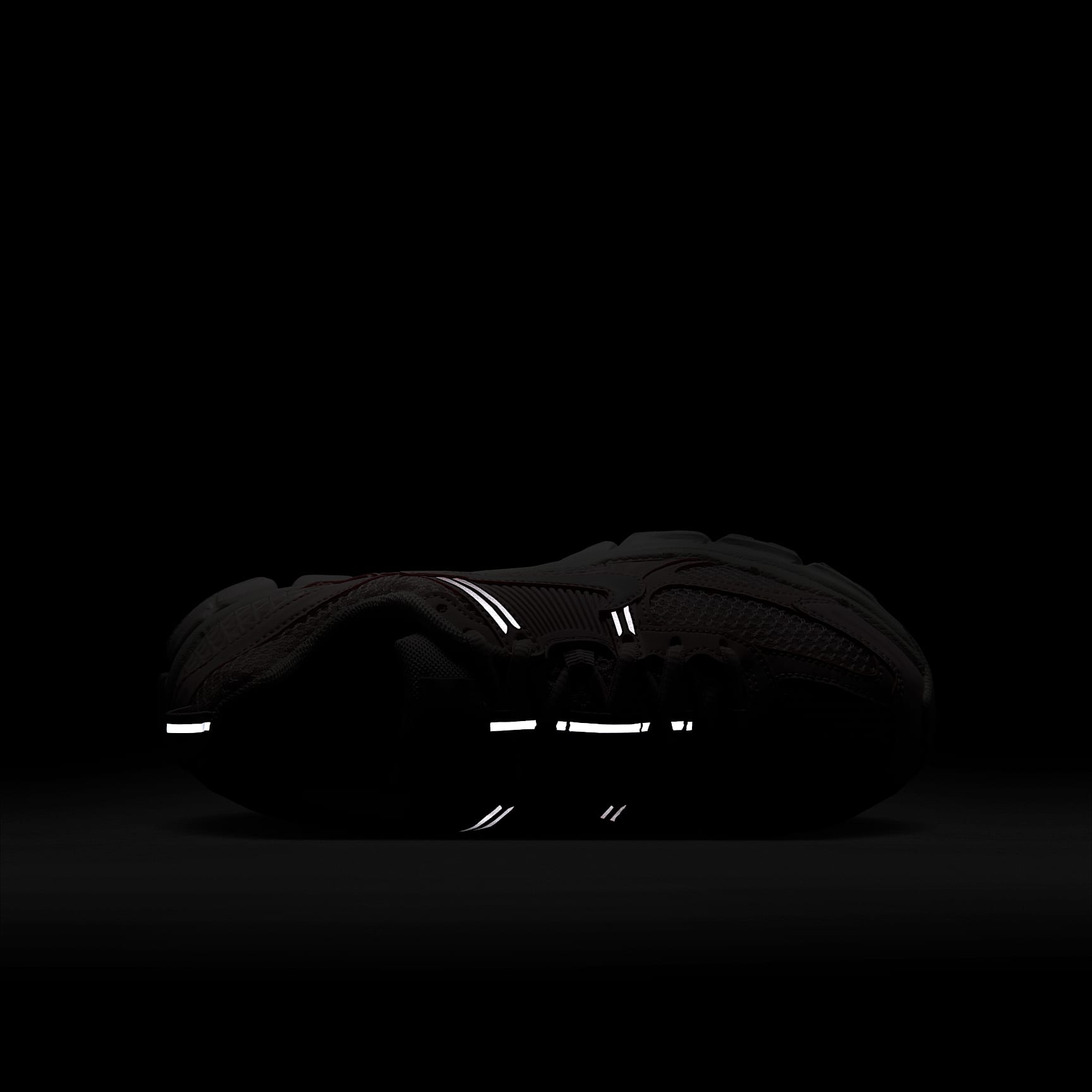 Nike Vomero 5 Big Kids' Shoes