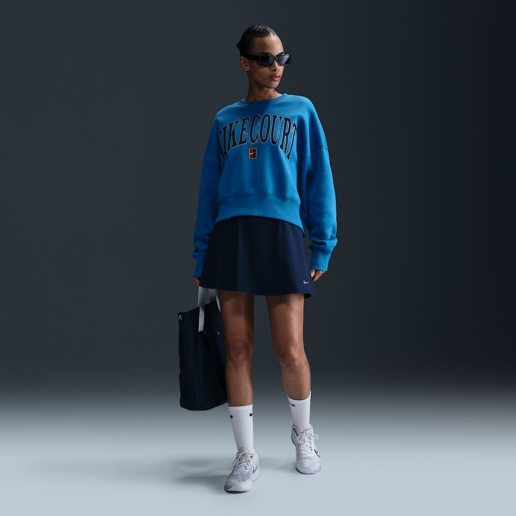 NikeCourt Phoenix Fleece Women's Over-Oversized Crew-Neck Tennis Sweatshirt