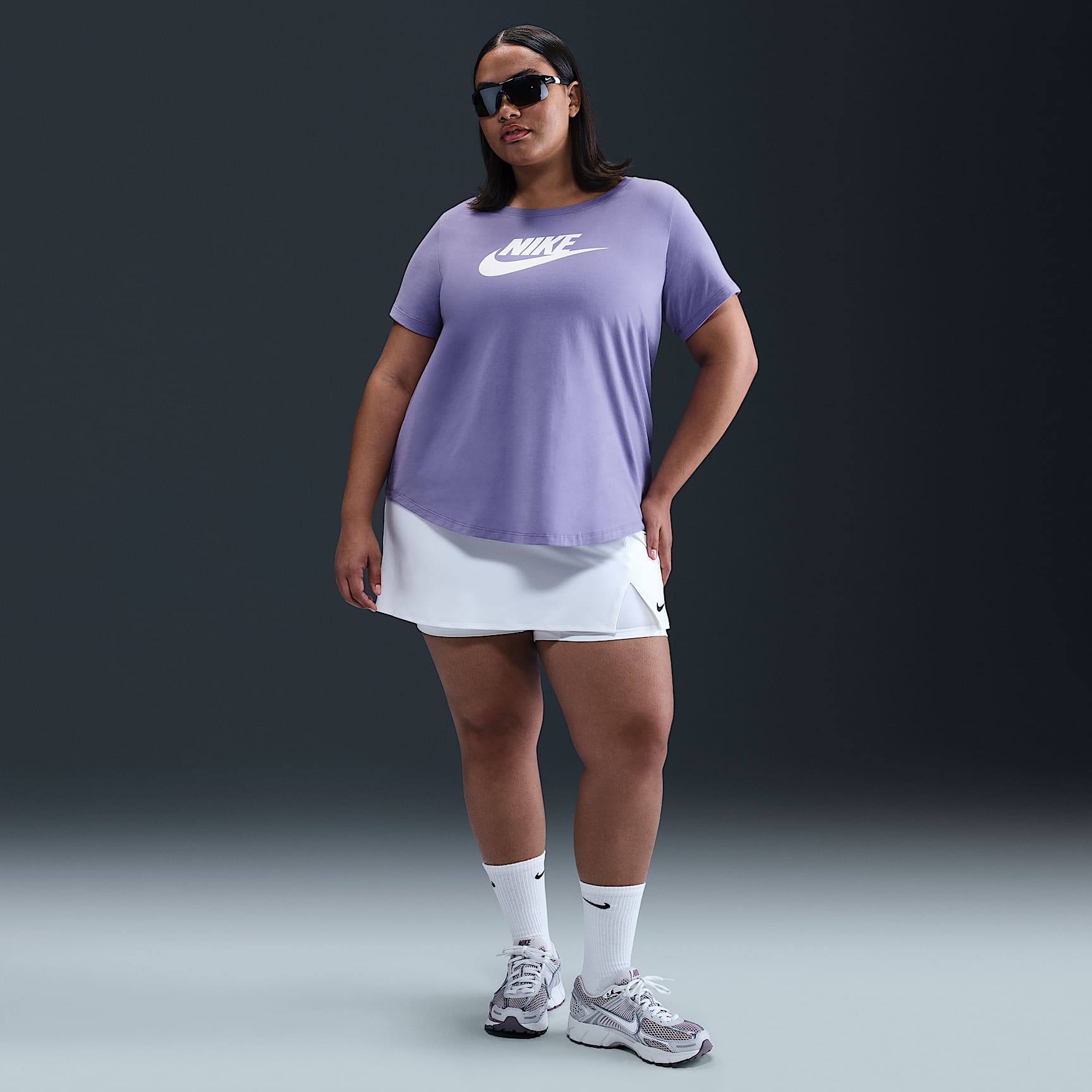 Nike Sportswear Essentials Women's Logo T-Shirt (Plus Size)
