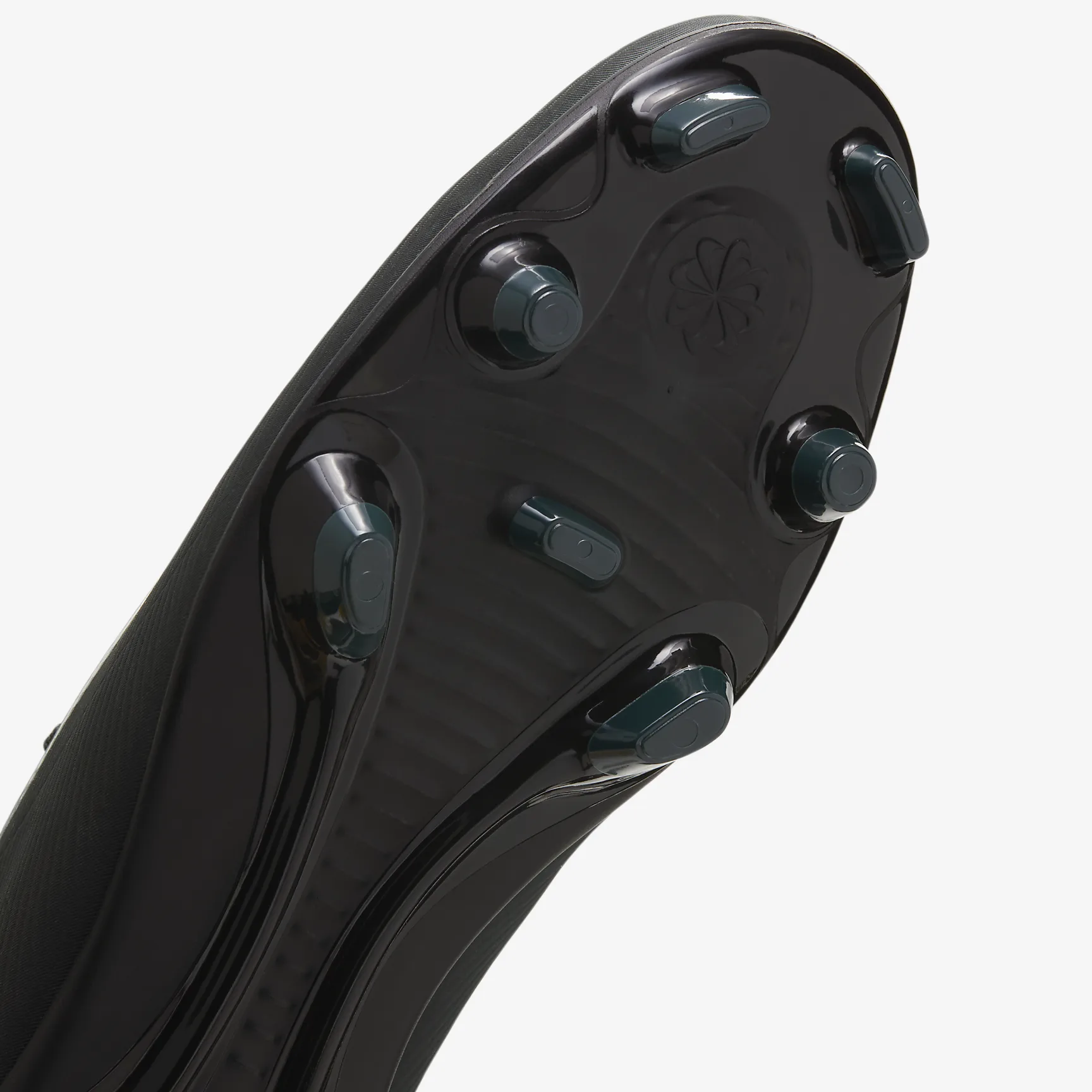 Nike Mercurial Vapor 16 Club MG Low-Top Soccer Cleats