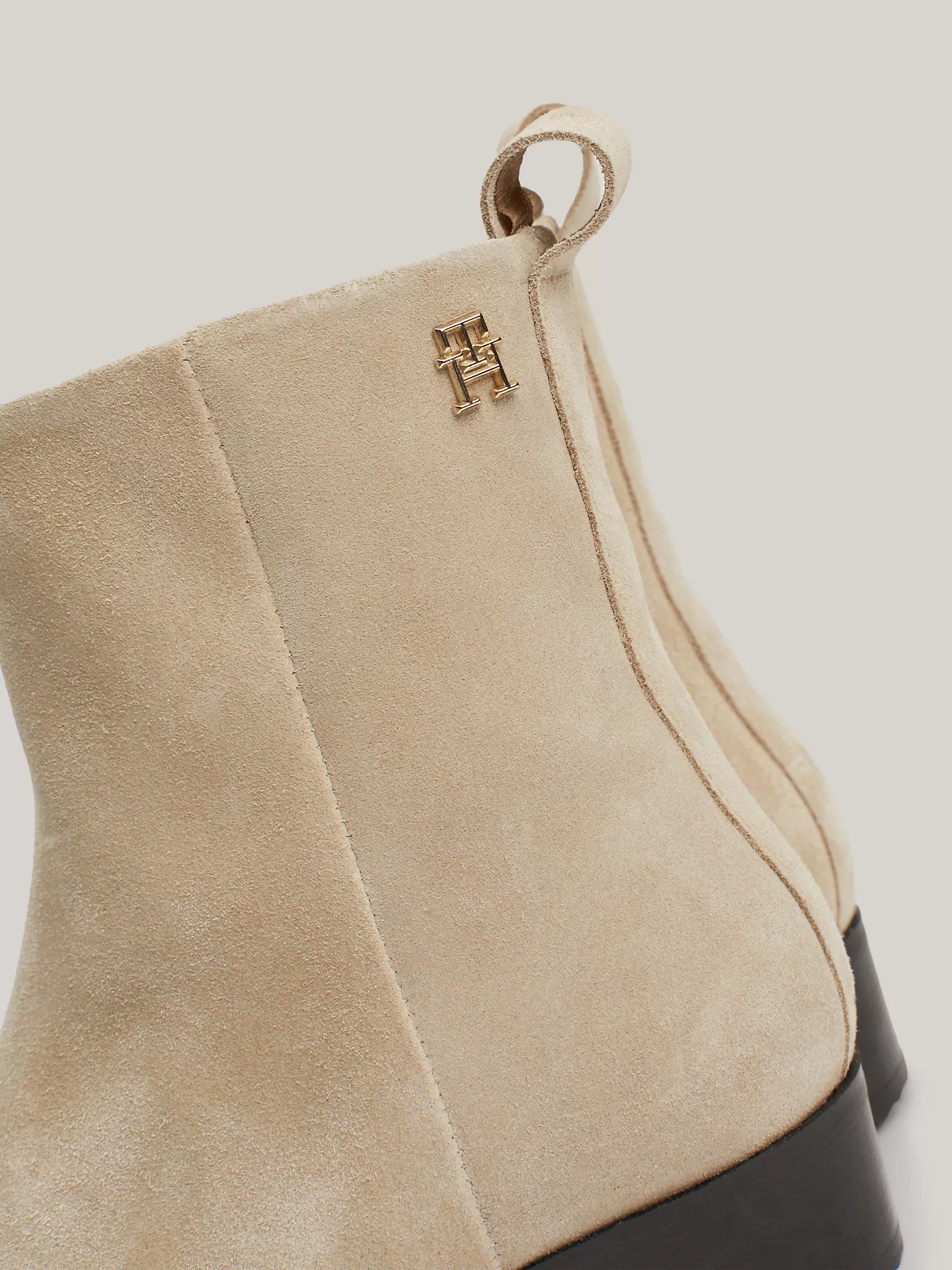 Женские ботинки Tommy Hilfiger, Замшевые ковбойские ботильоны с монограммой