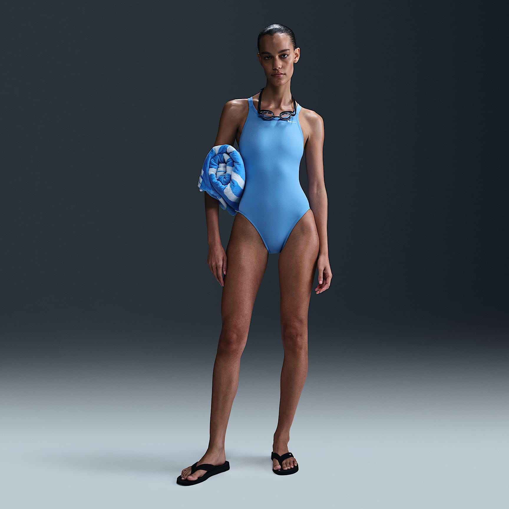 Nike Swim Fastback Women's One-Piece Swimsuit