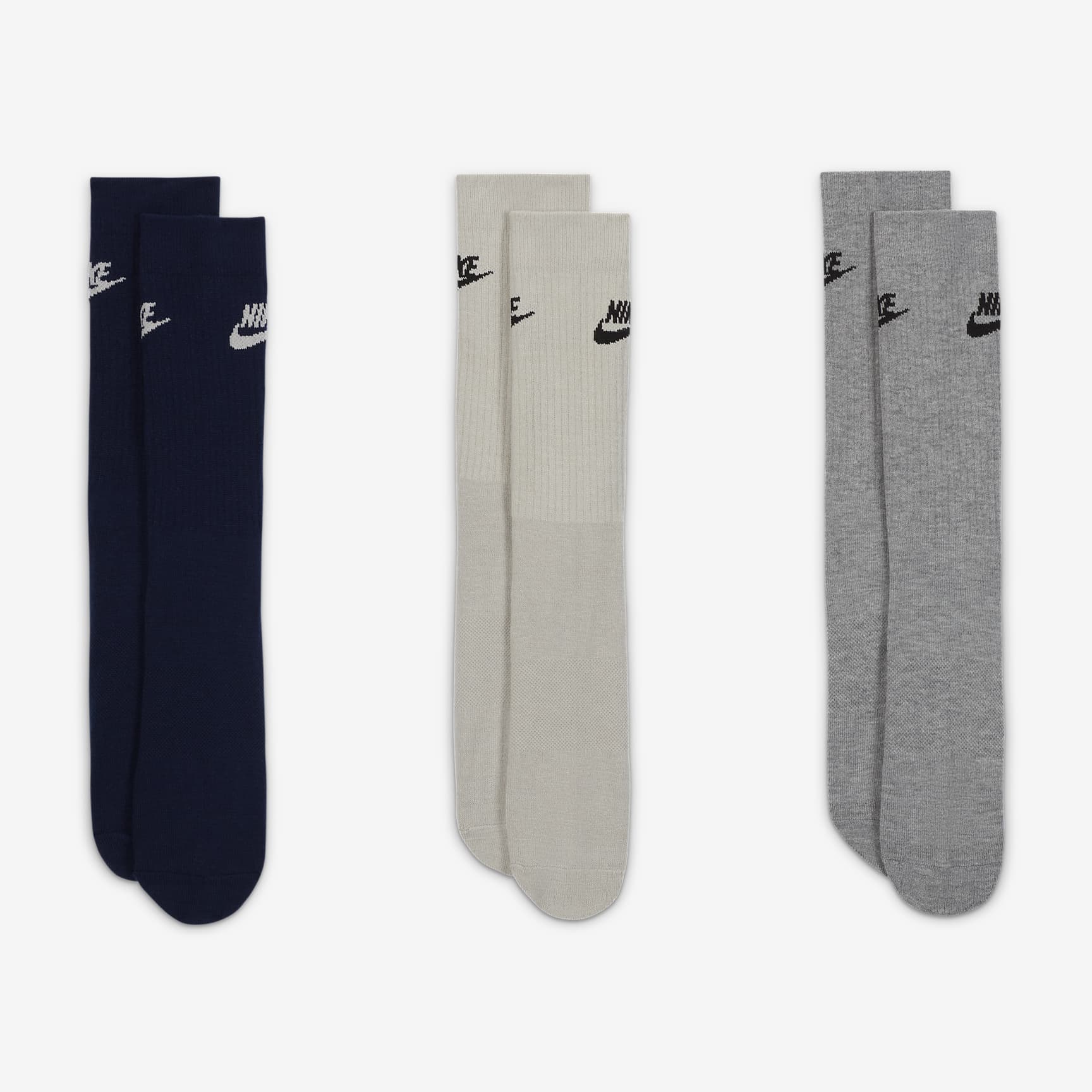 Nike Sportswear Everyday Essential Crew Socks (3 Pairs)