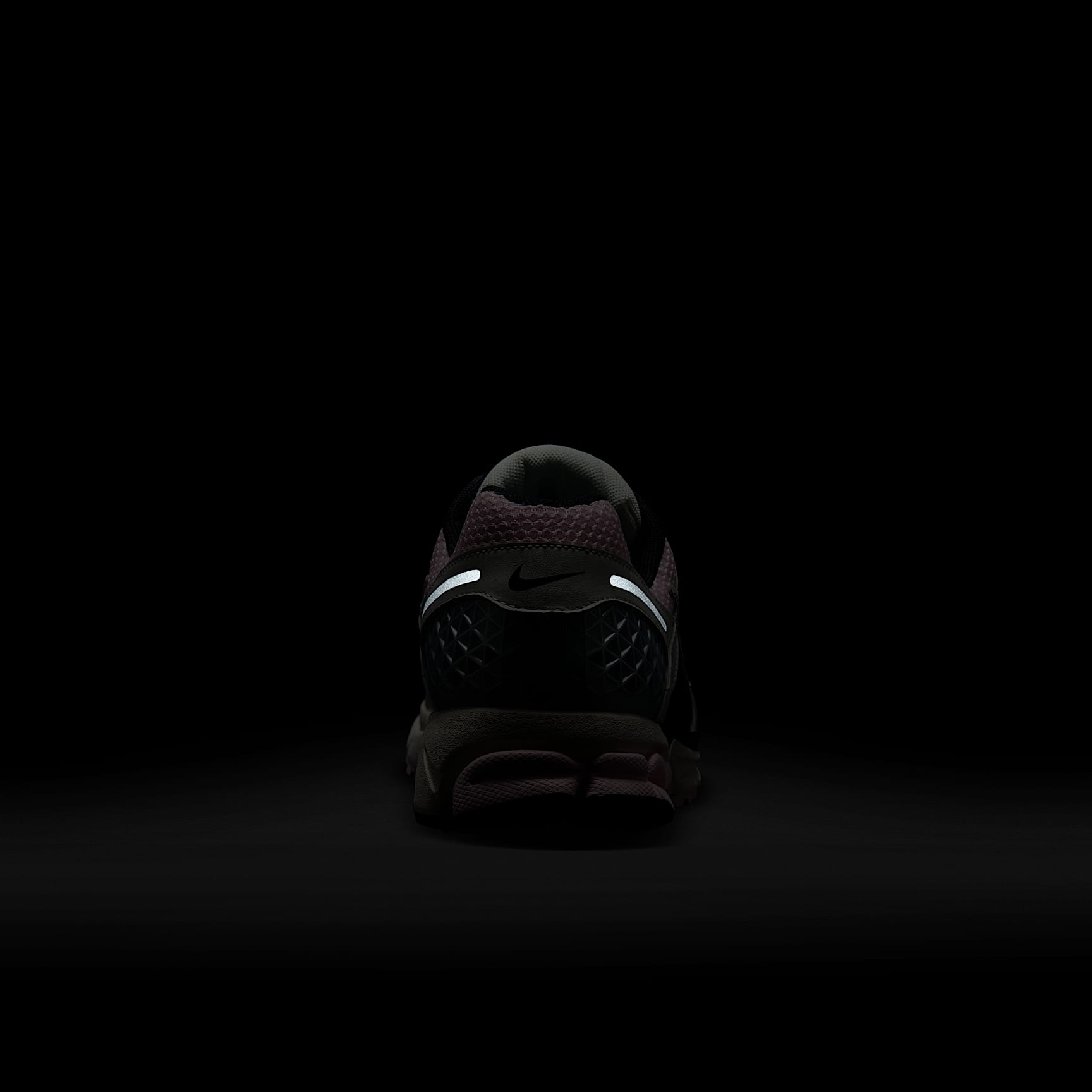 Nike Zoom Vomero 5 Men's Shoes