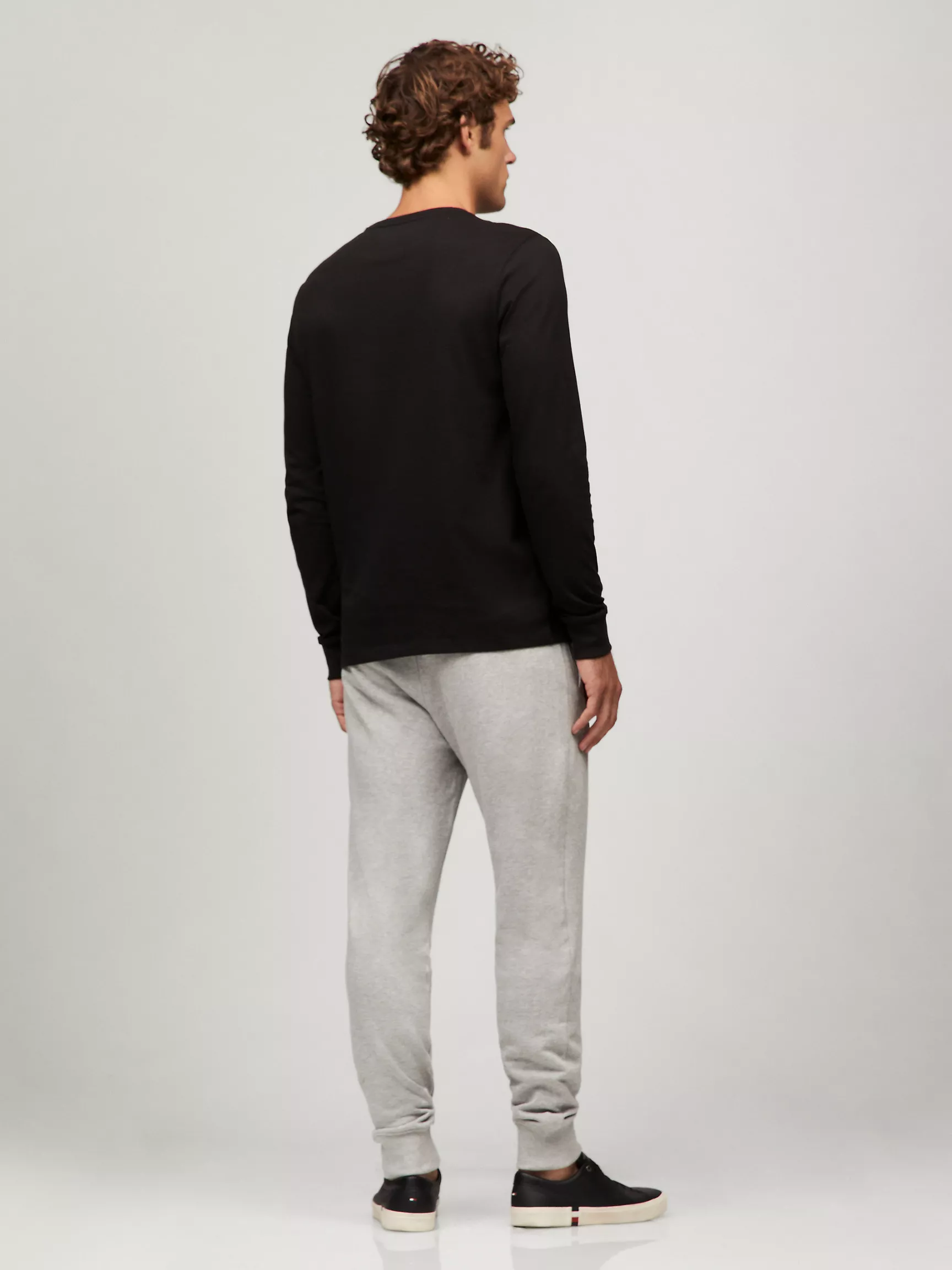 Мужская футболка Tommy Hilfiger, Футболка с длинным рукавом и тональным логотипом флага