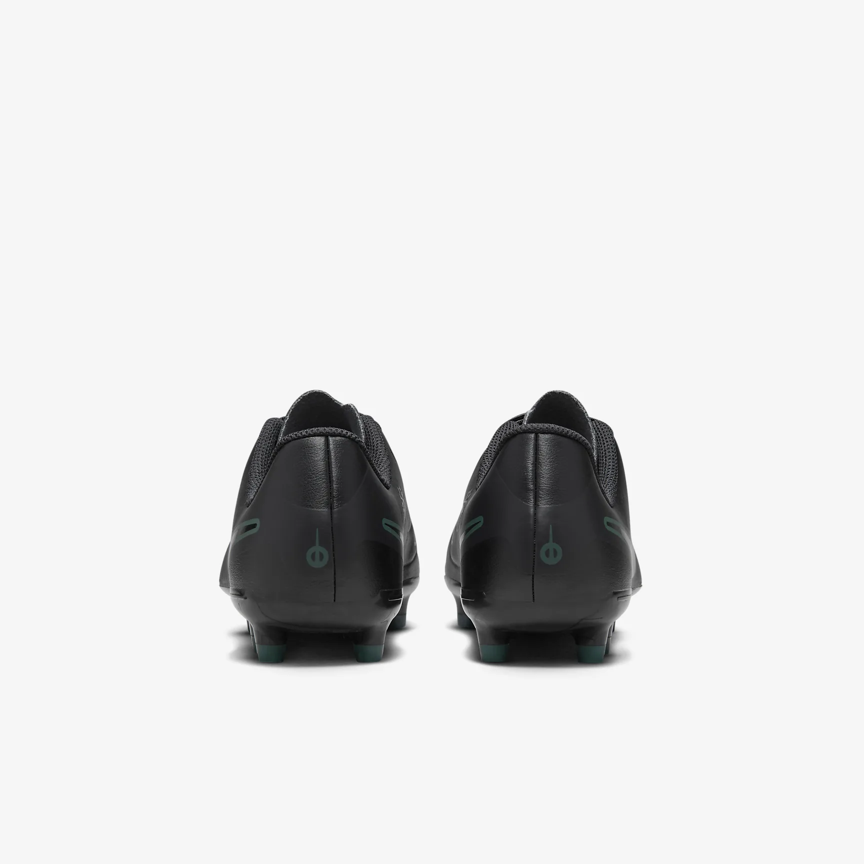 Nike Jr. Tiempo Legend 10 Club Little/Big Kids' Multi-Ground Low-Top Soccer Cleats