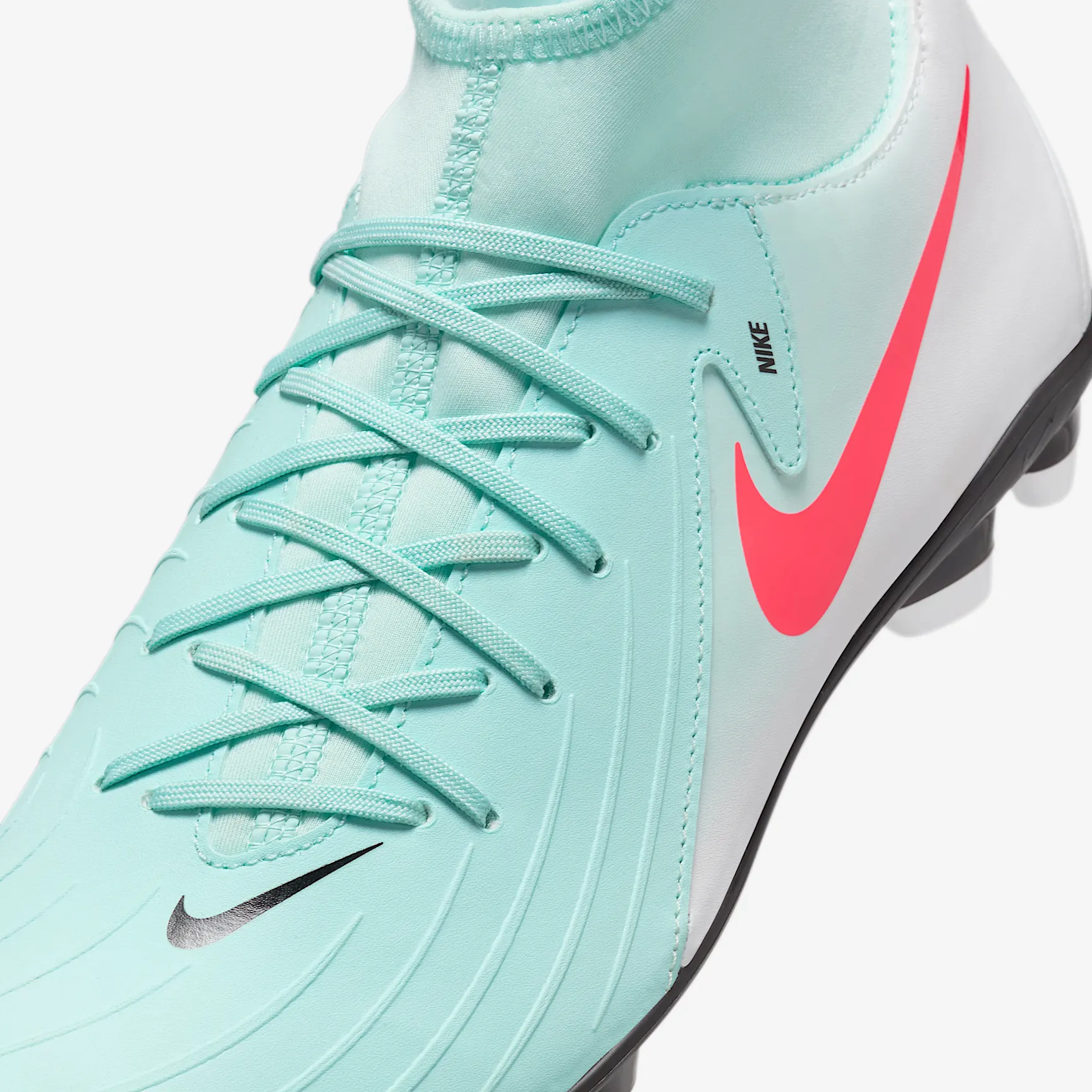 Nike Phantom Luna 2 Club MG High-Top Soccer Cleats