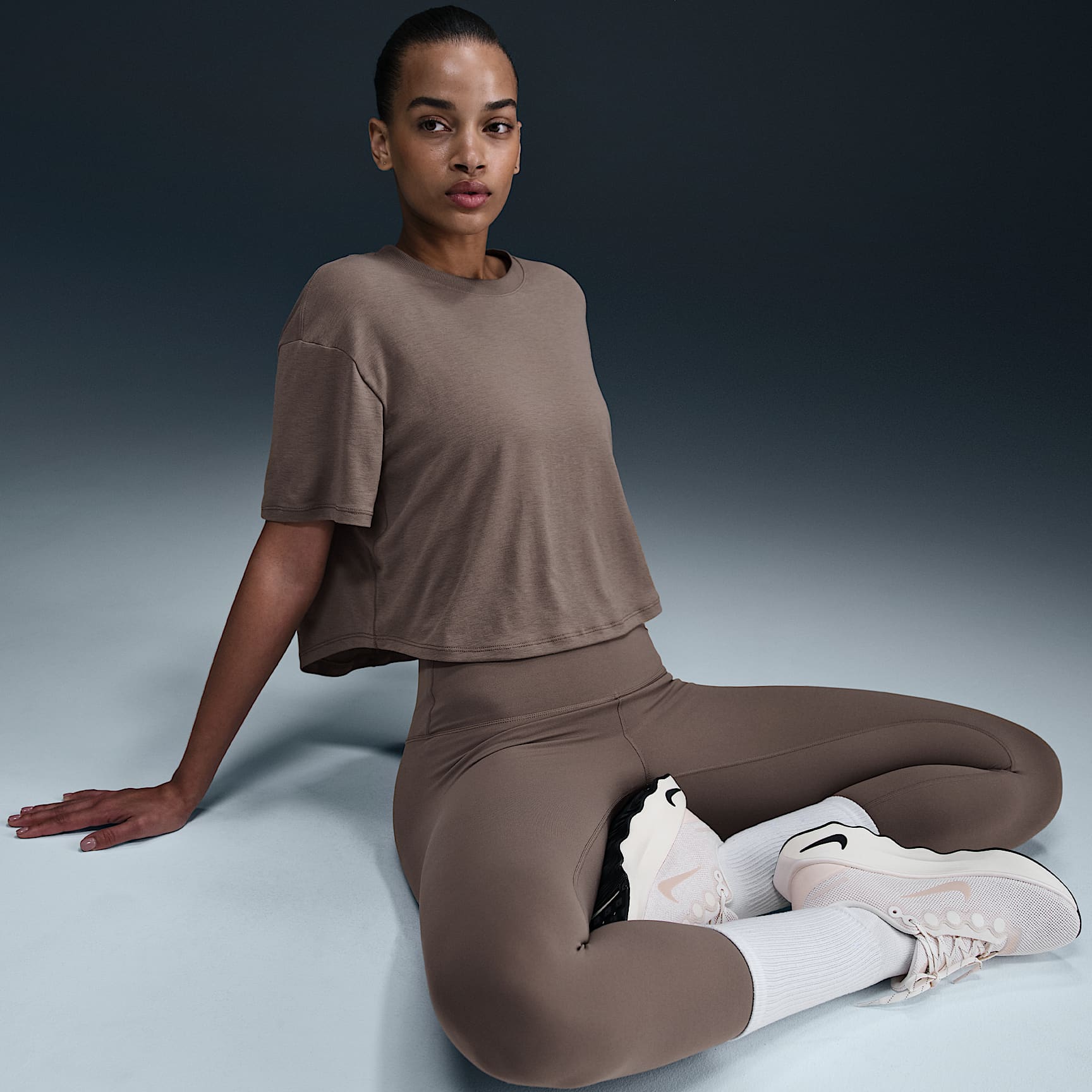 Nike One Relaxed Women's Dri-FIT Cropped Short-Sleeve Top