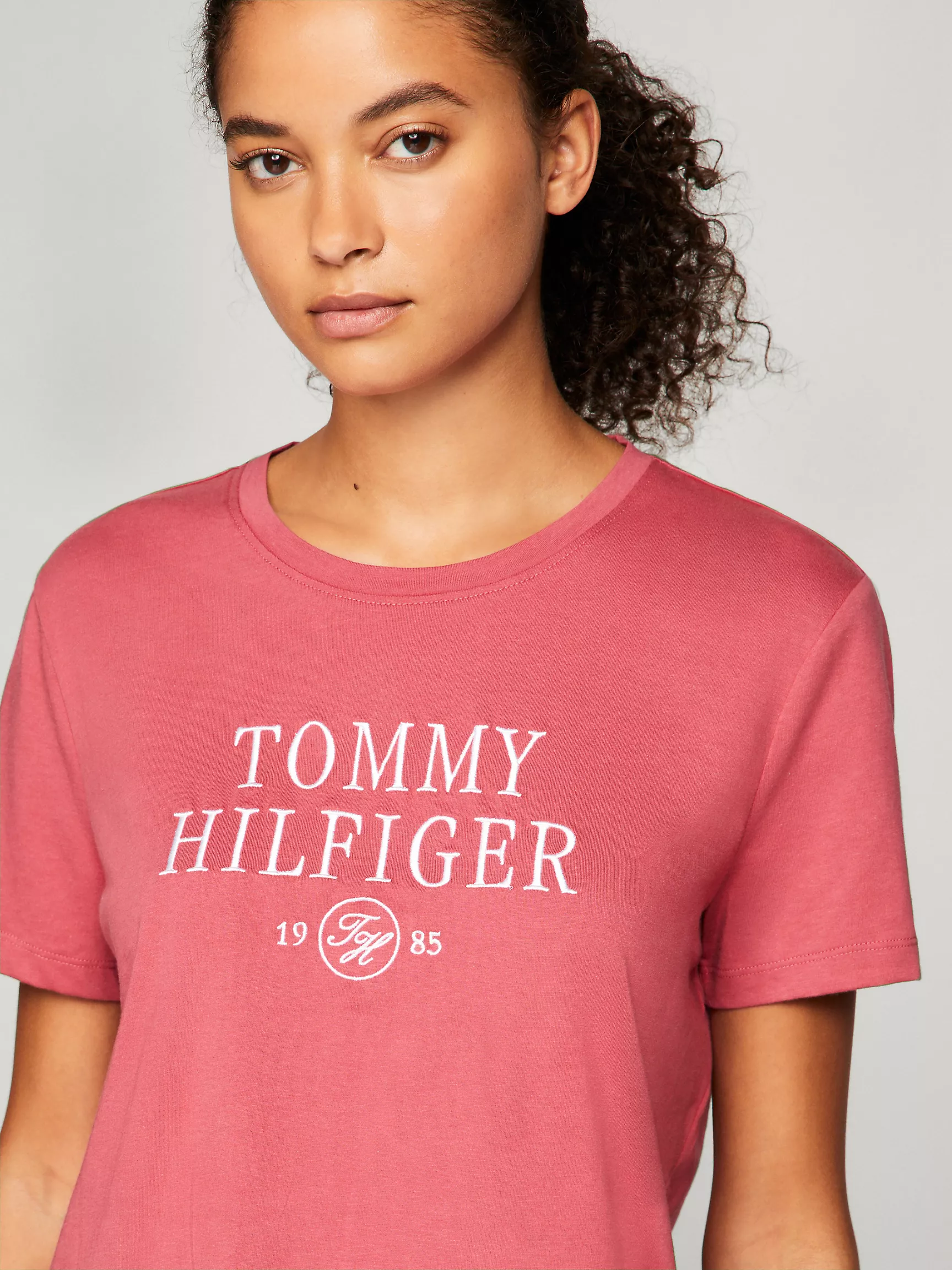 Женская футболка Tommy Hilfiger, Футболка с монограммным логотипом Hilfiger