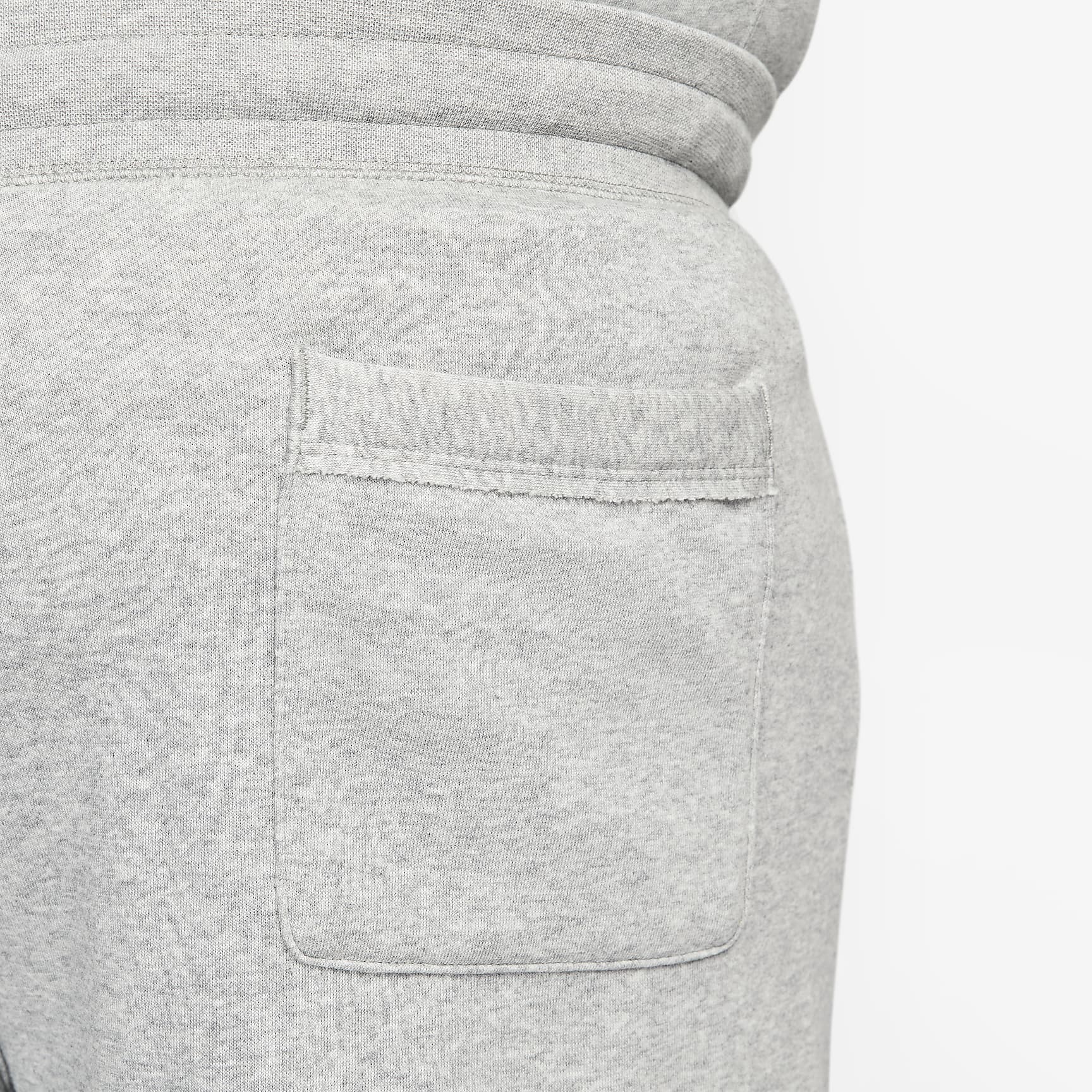 Nike Club Alumni Men's French Terry Shorts