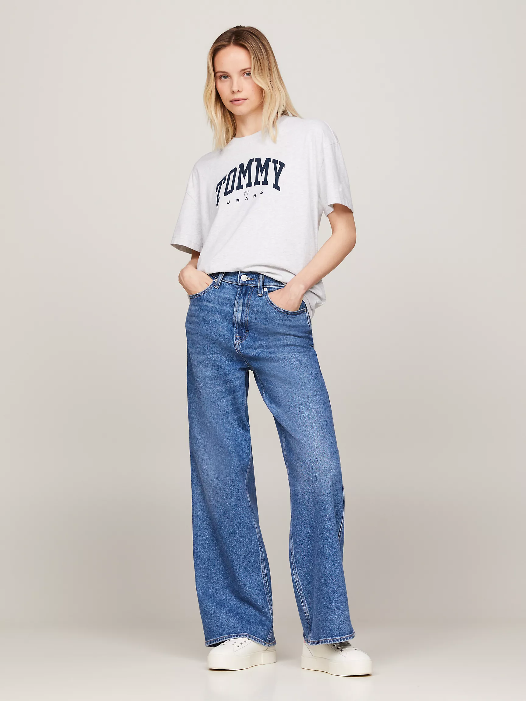 Женская футболка Tommy Hilfiger, Удлиненная футболка с университетским логотипом