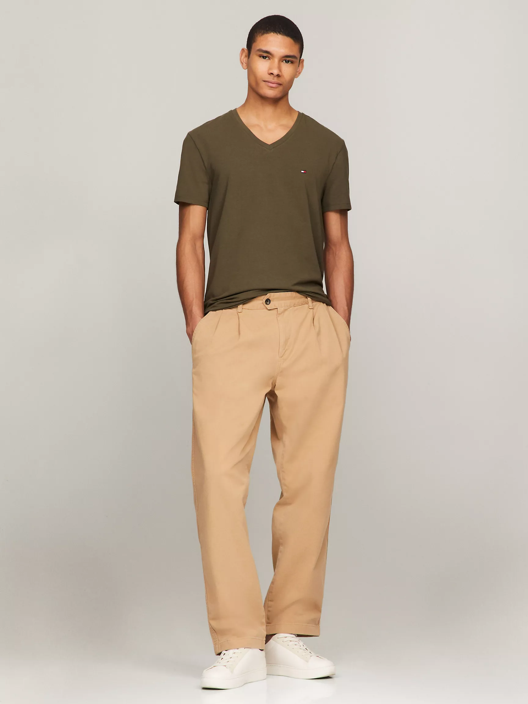 Мужская футболка Tommy Hilfiger, Приталенная футболка с V-образным вырезом