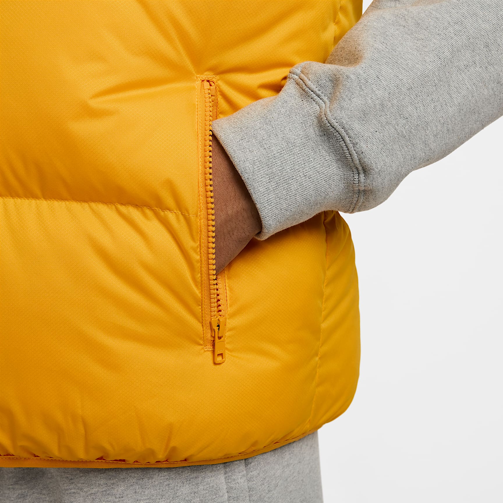 Nike Sportswear Club PrimaLoft® Men's Water-Repellent Puffer Vest