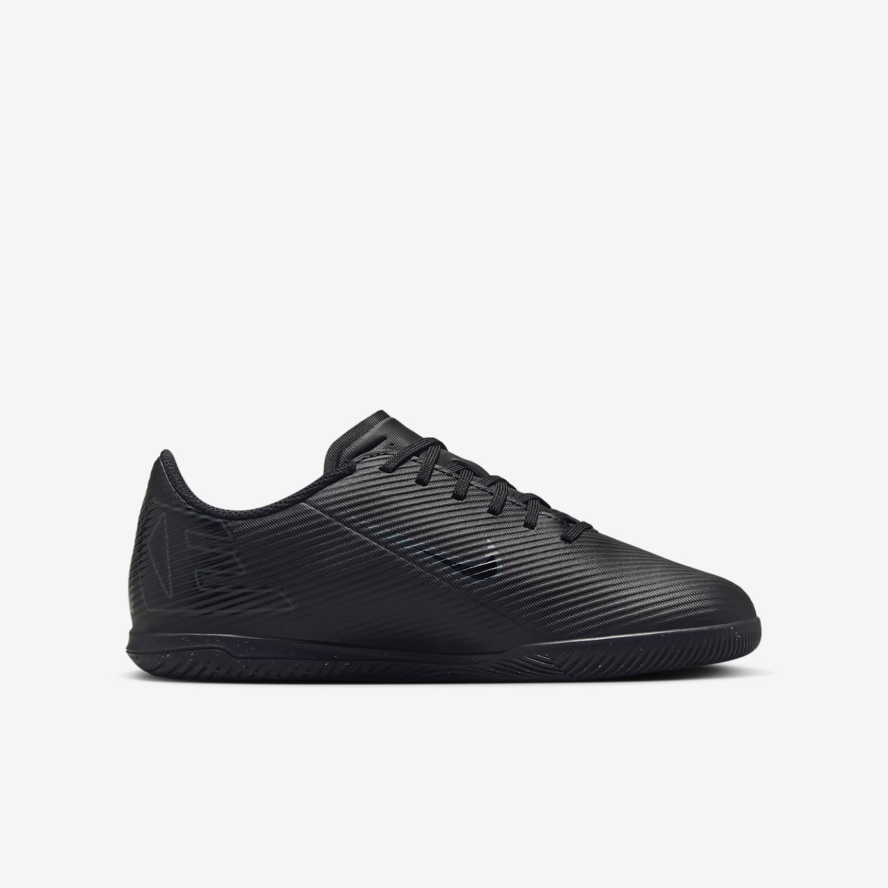 Nike Jr. Mercurial Vapor 16 Club Little/Big Kids' IC Low-Top Soccer Shoes