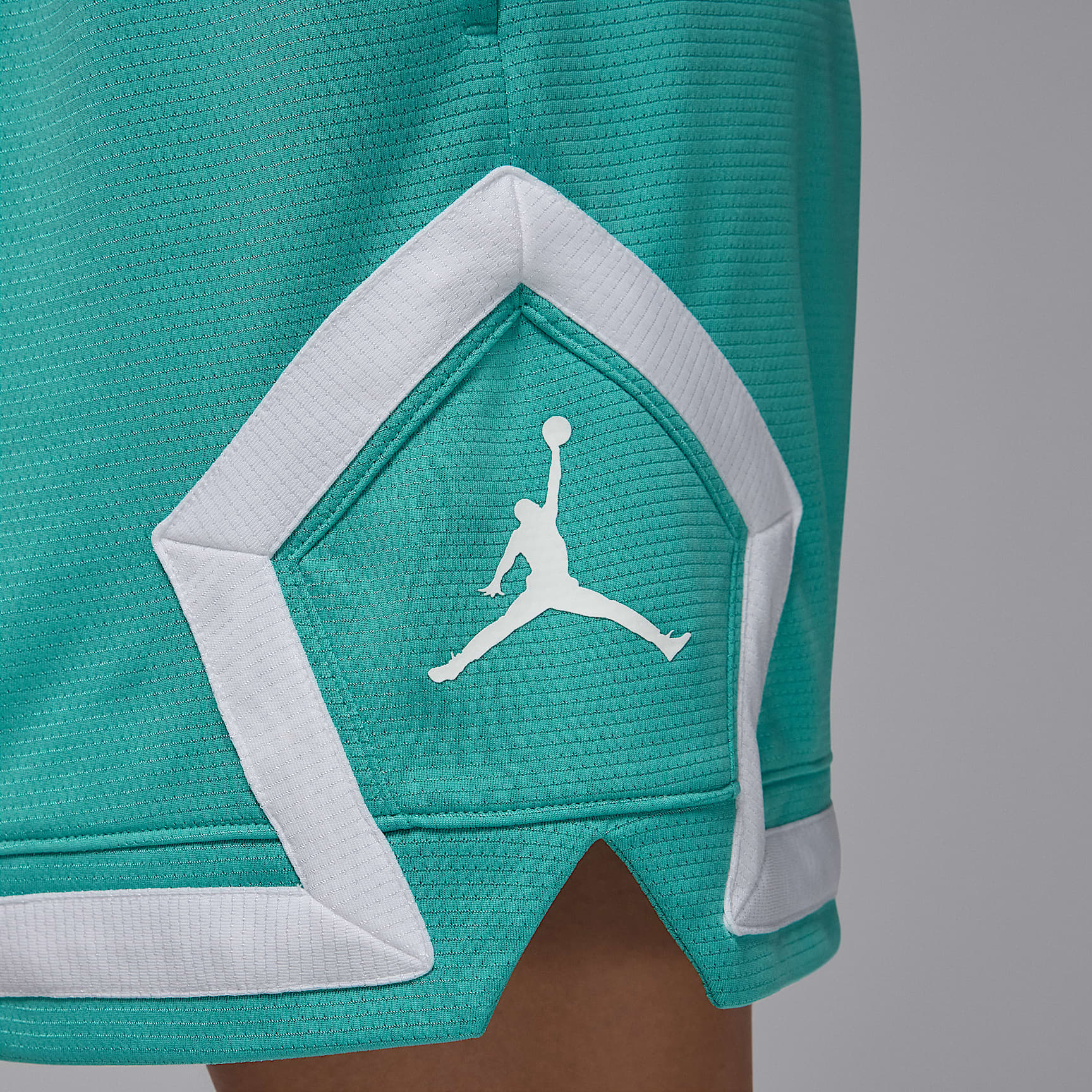 Jordan Sport Women's 4" Diamond Shorts