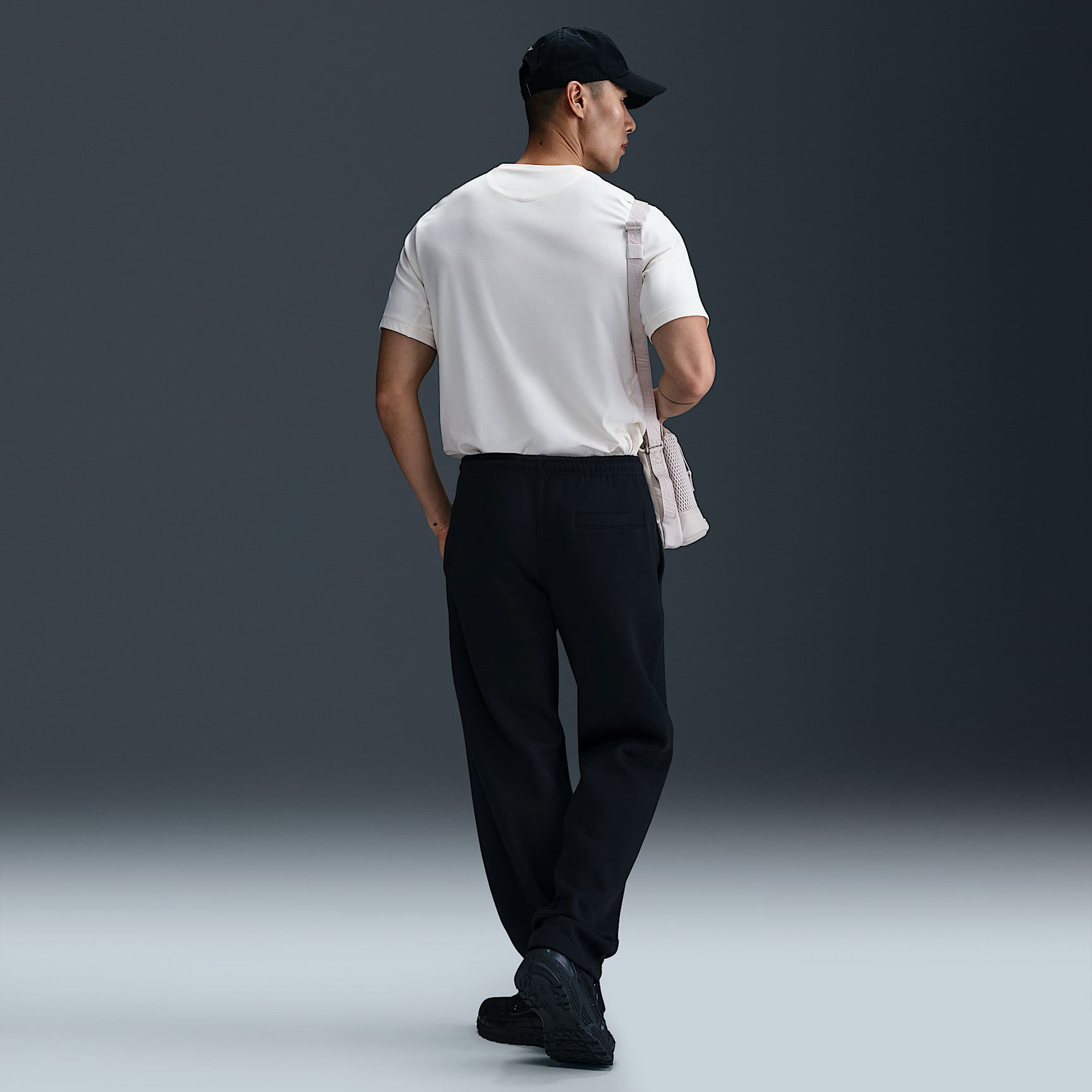 Nike Club Men's Open-Hem Fleece Pants