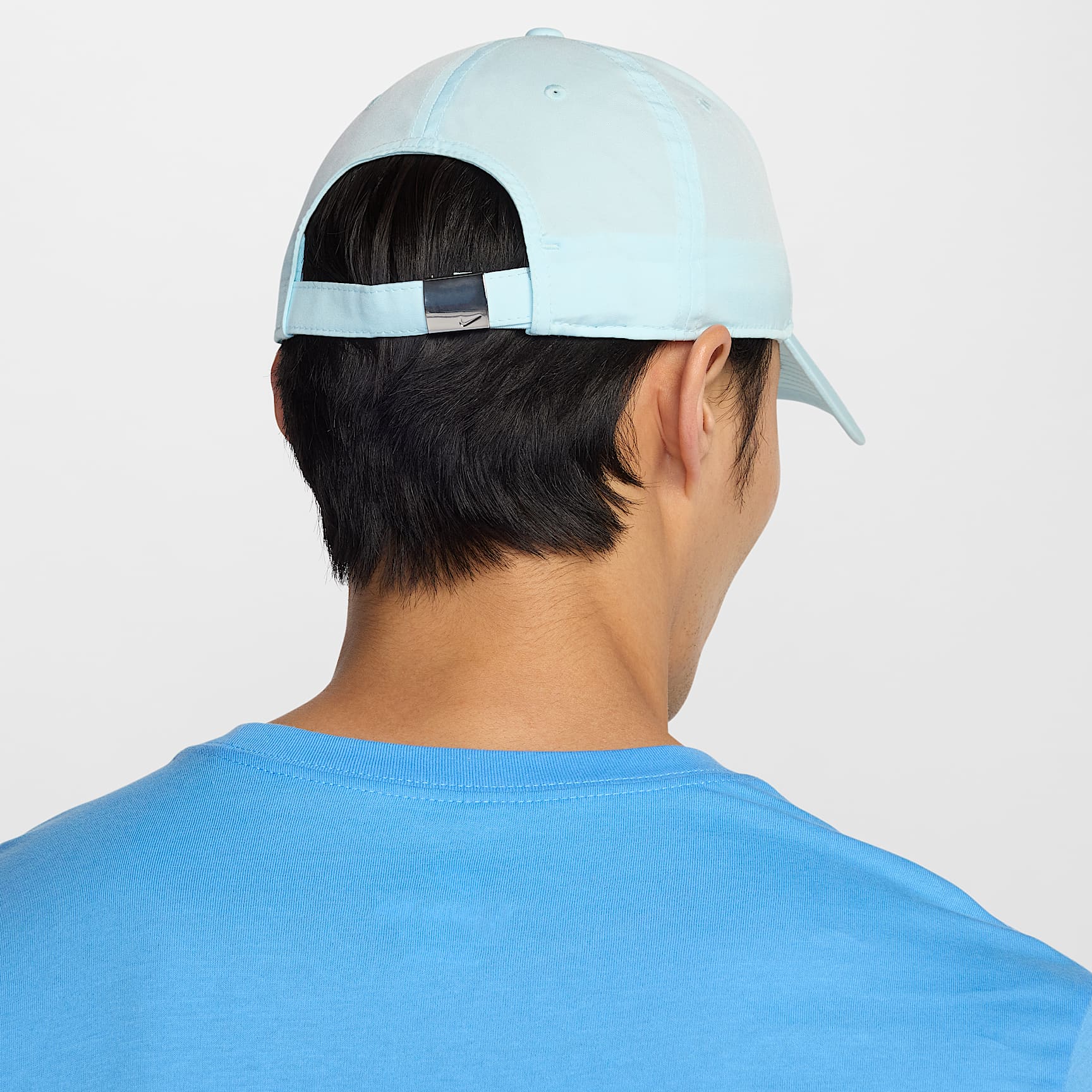 Nike Dri-FIT Club Unstructured Metal Swoosh Cap