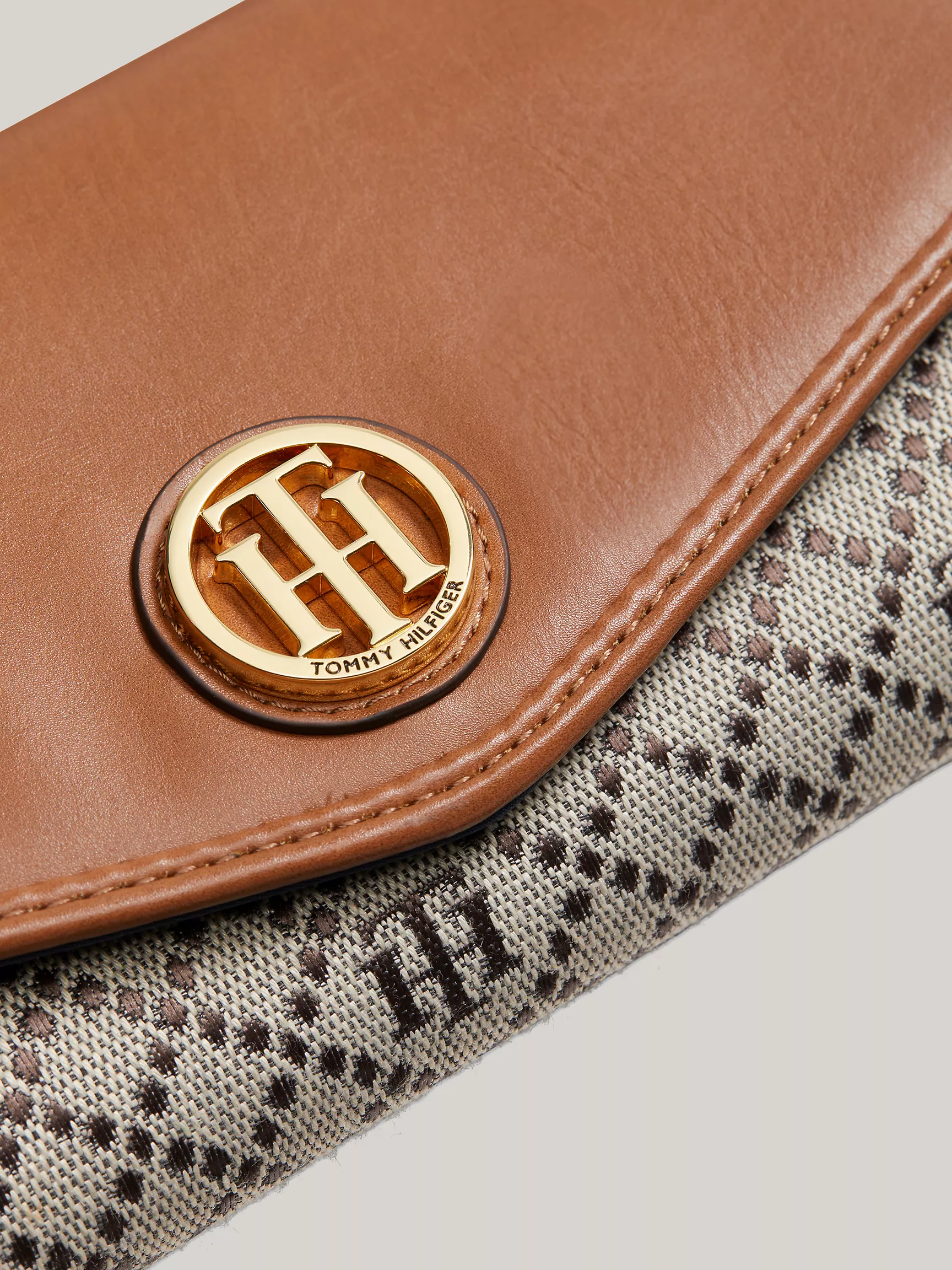 Женский кошелек Tommy Hilfiger, Позолоченный кошелек с монограммной крышкой