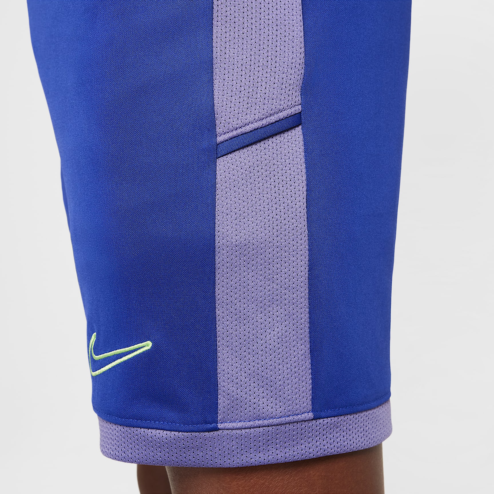 Nike Academy Big Kids' Dri-FIT 7" Soccer Shorts