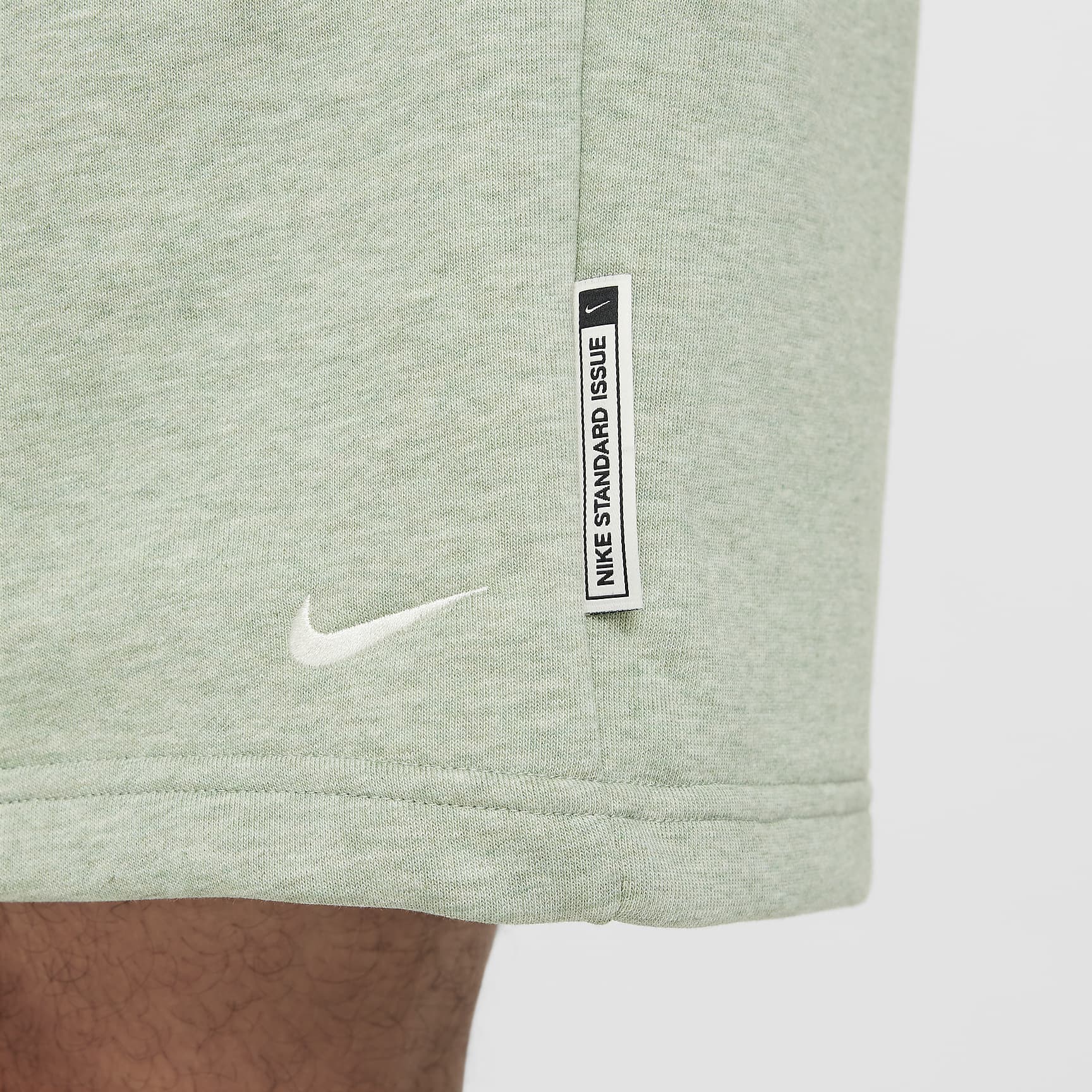 Nike Standard Issue Men's 8" Dri-FIT Fleece Basketball Shorts