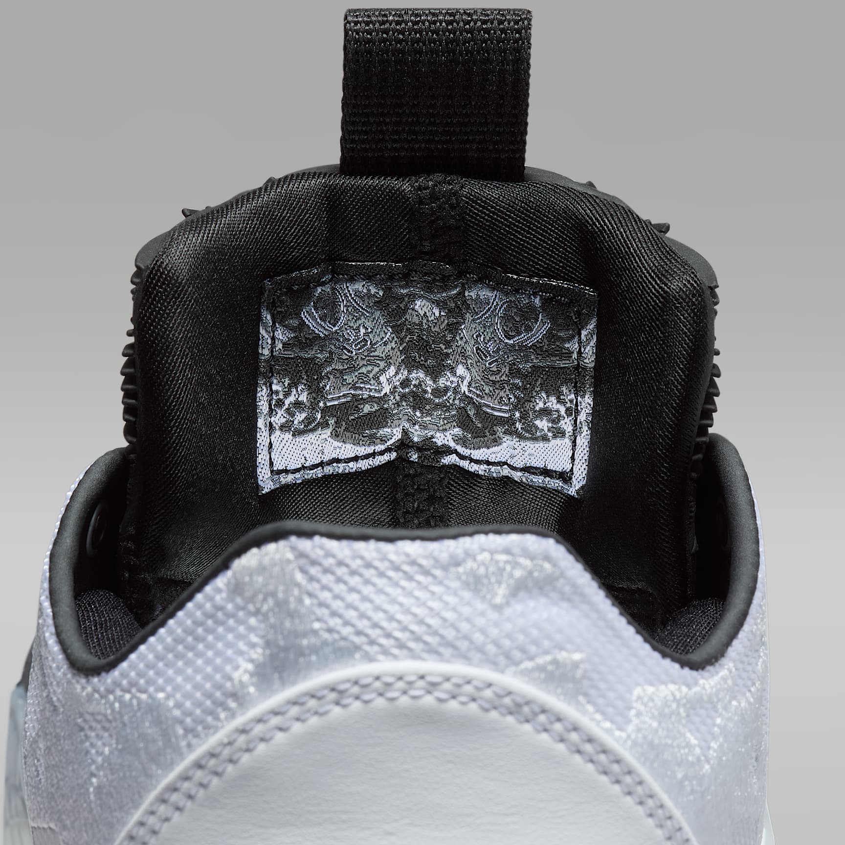 Air Jordan XXXIX "Croix" Basketball Shoes