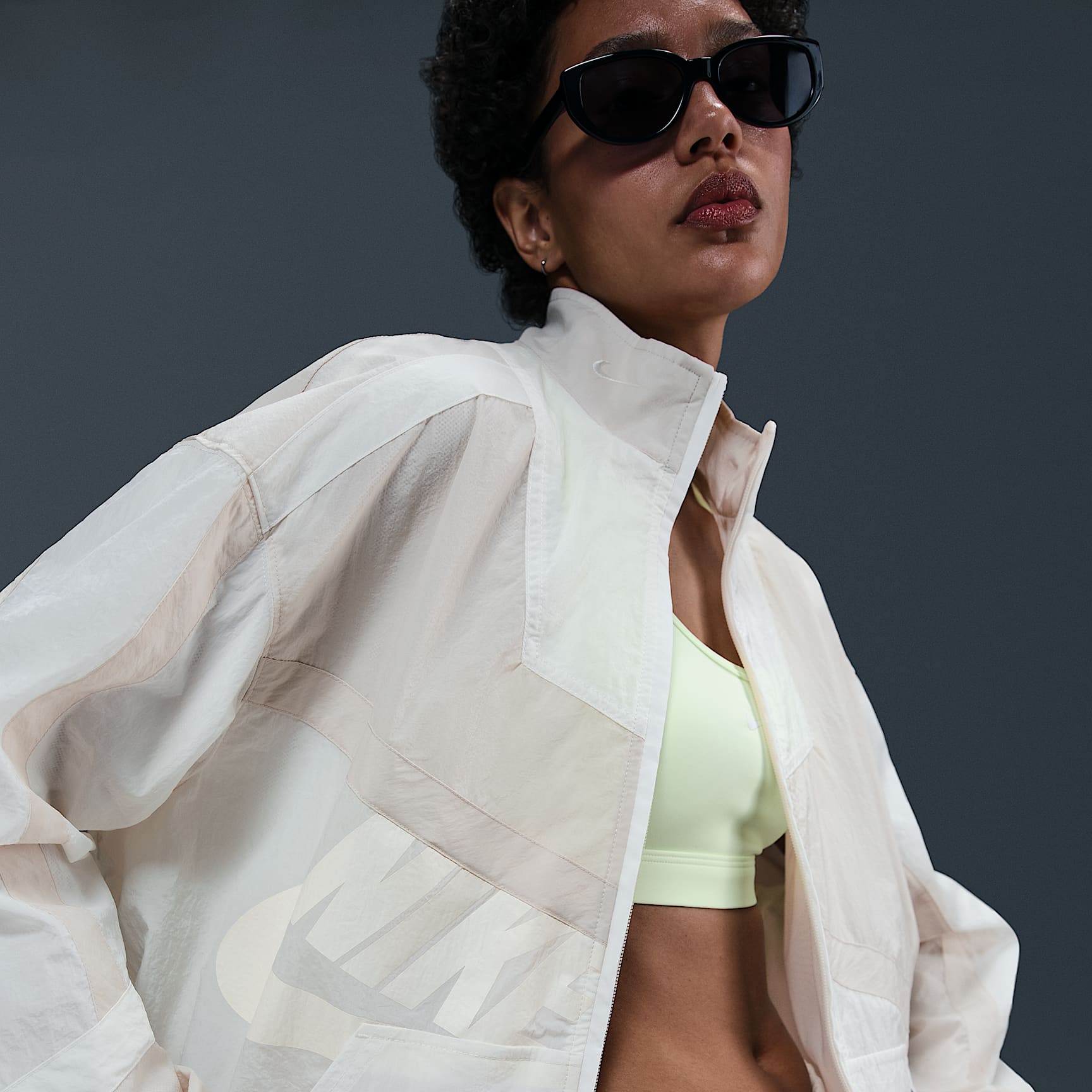 Nike Sportswear Women's Oversized Woven Jacket